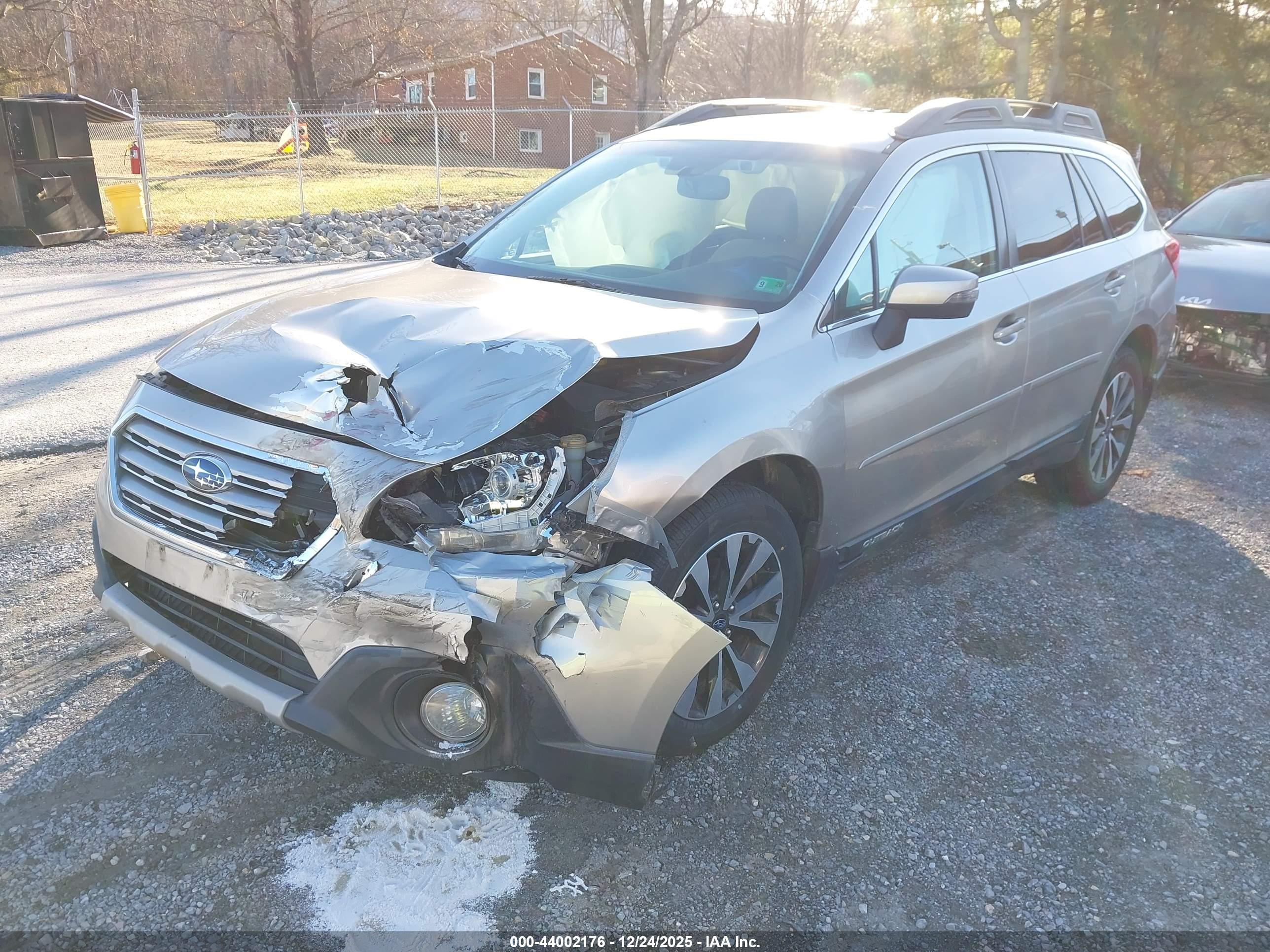 SUBARU OUTBACK image 6