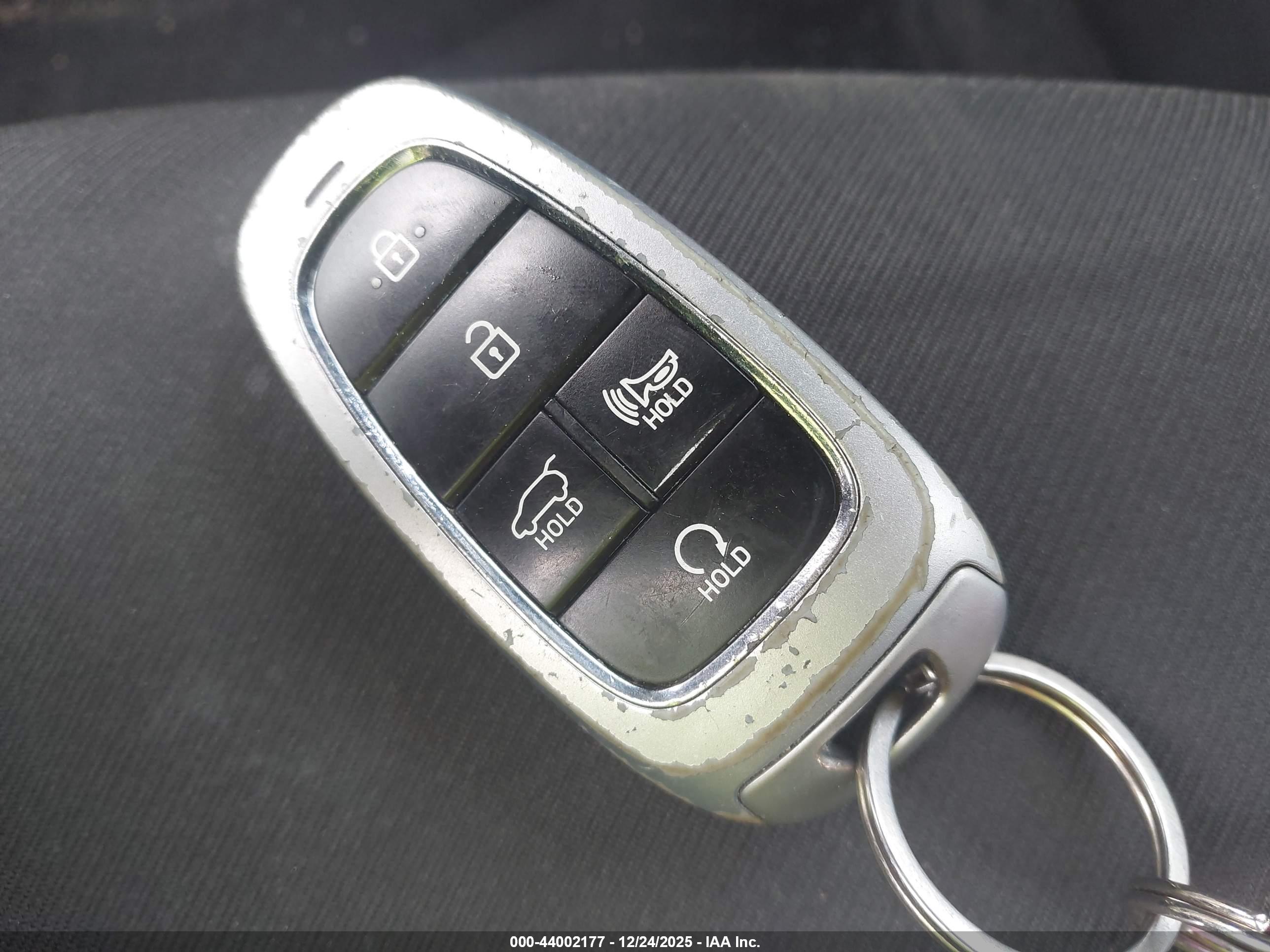 HYUNDAI TUCSON image 11