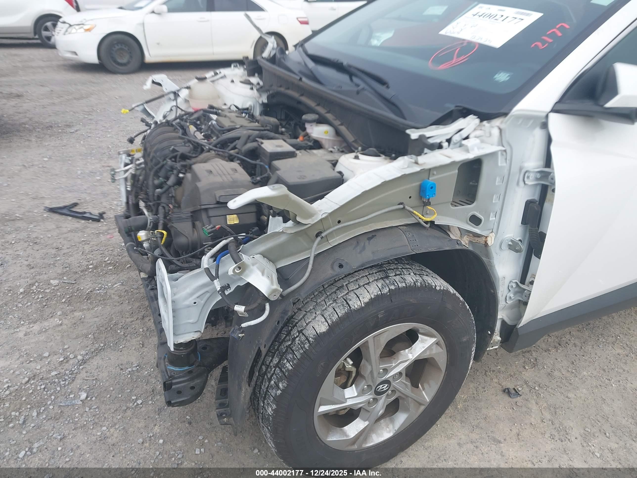 HYUNDAI TUCSON image 6