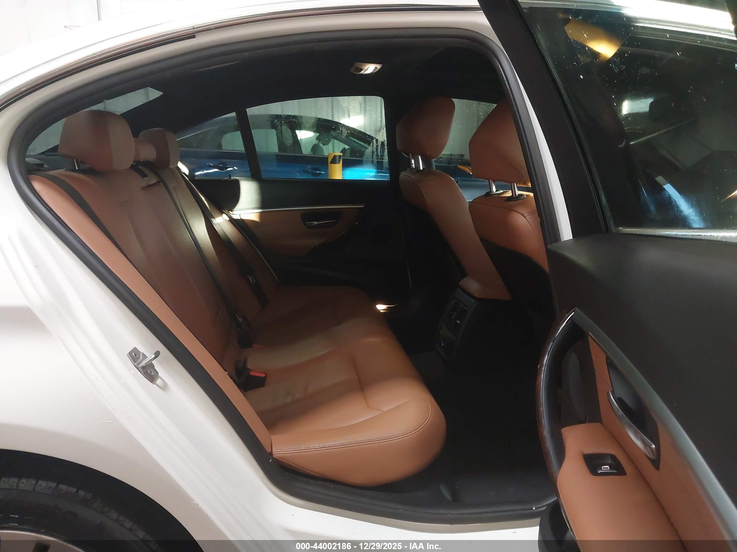 BMW 330I image 8