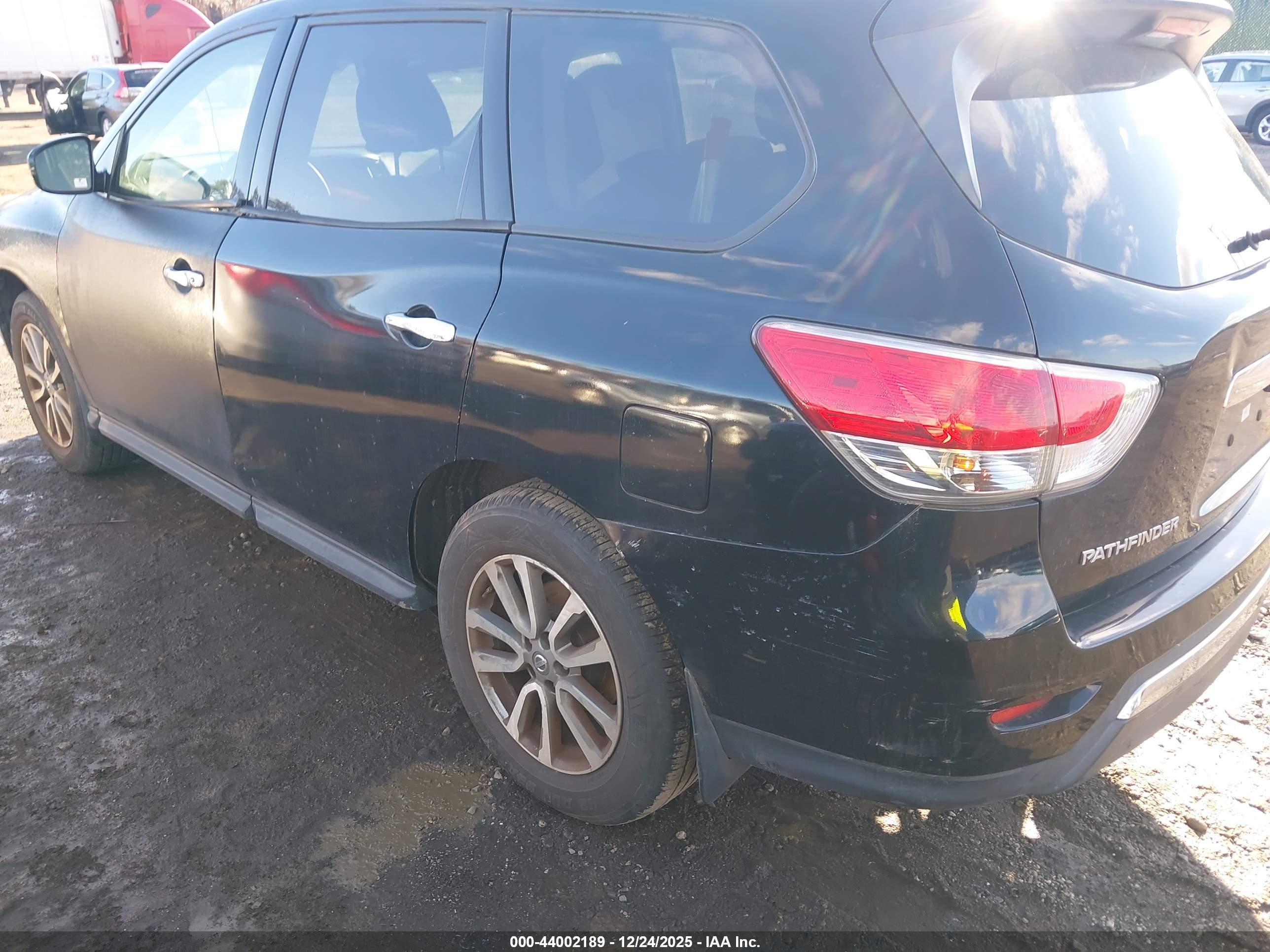 NISSAN PATHFINDER image 3