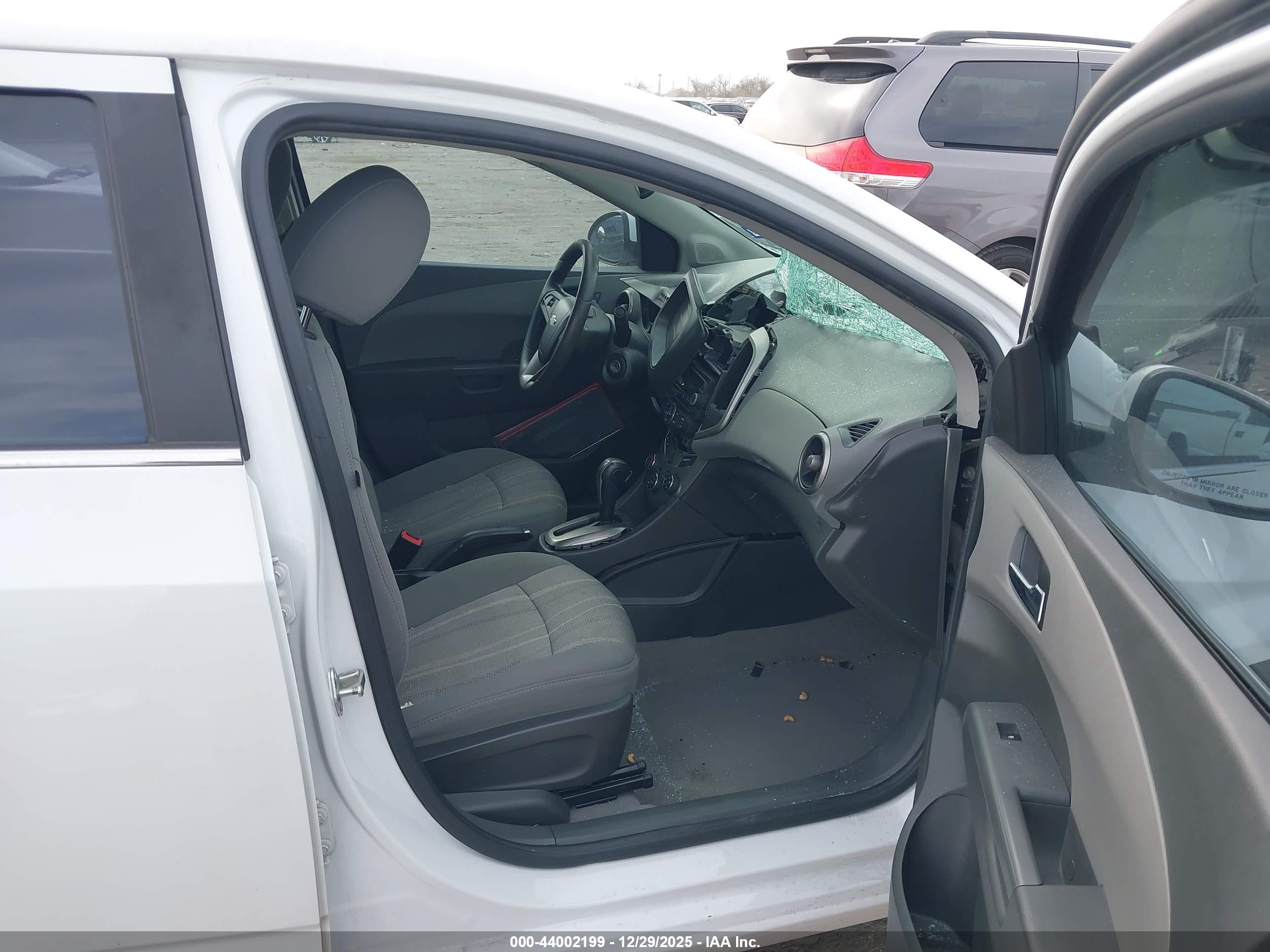 CHEVROLET SONIC image 5