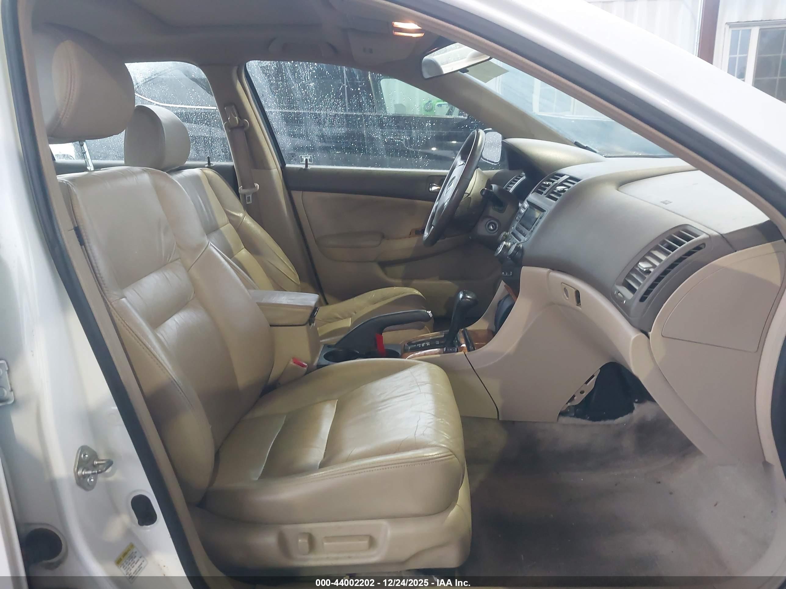 HONDA ACCORD image 5