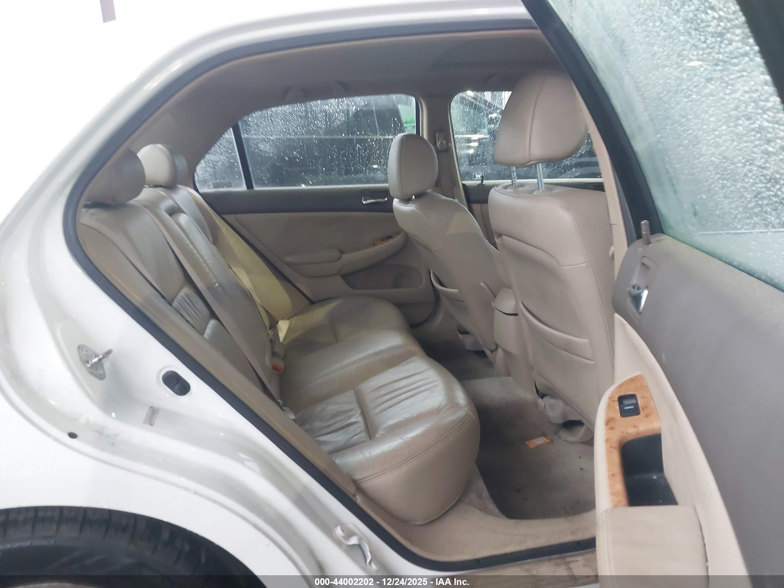HONDA ACCORD image 8