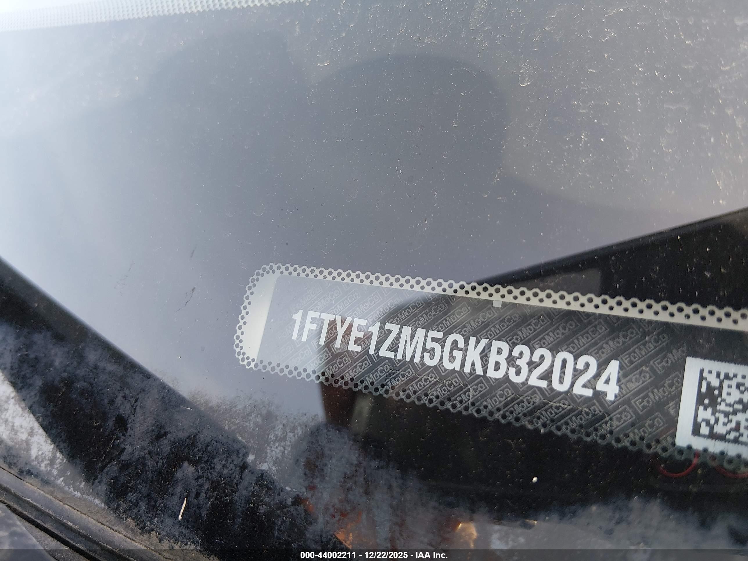 FORD TRANSIT-150 image 9