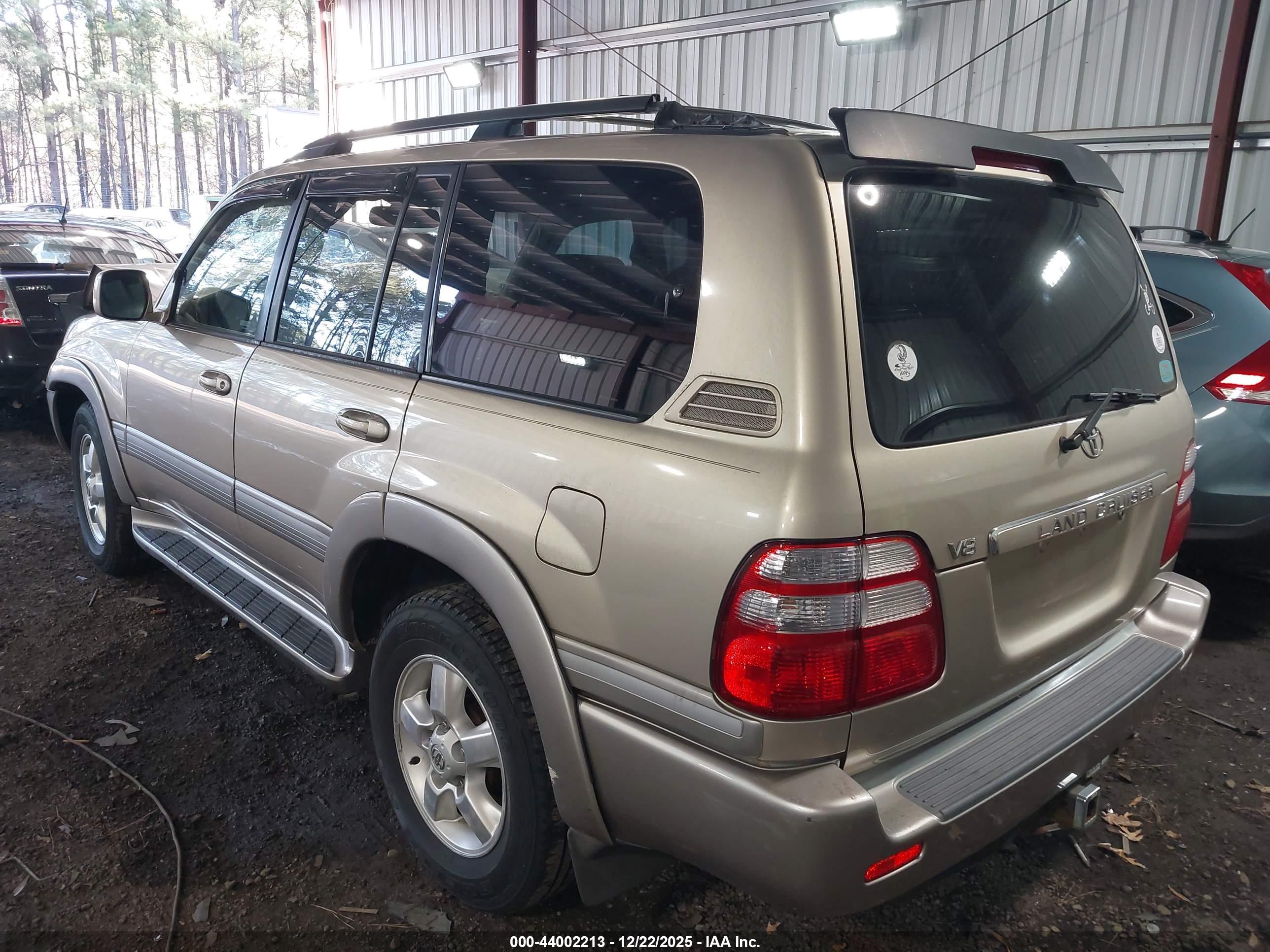 TOYOTA LAND image 3