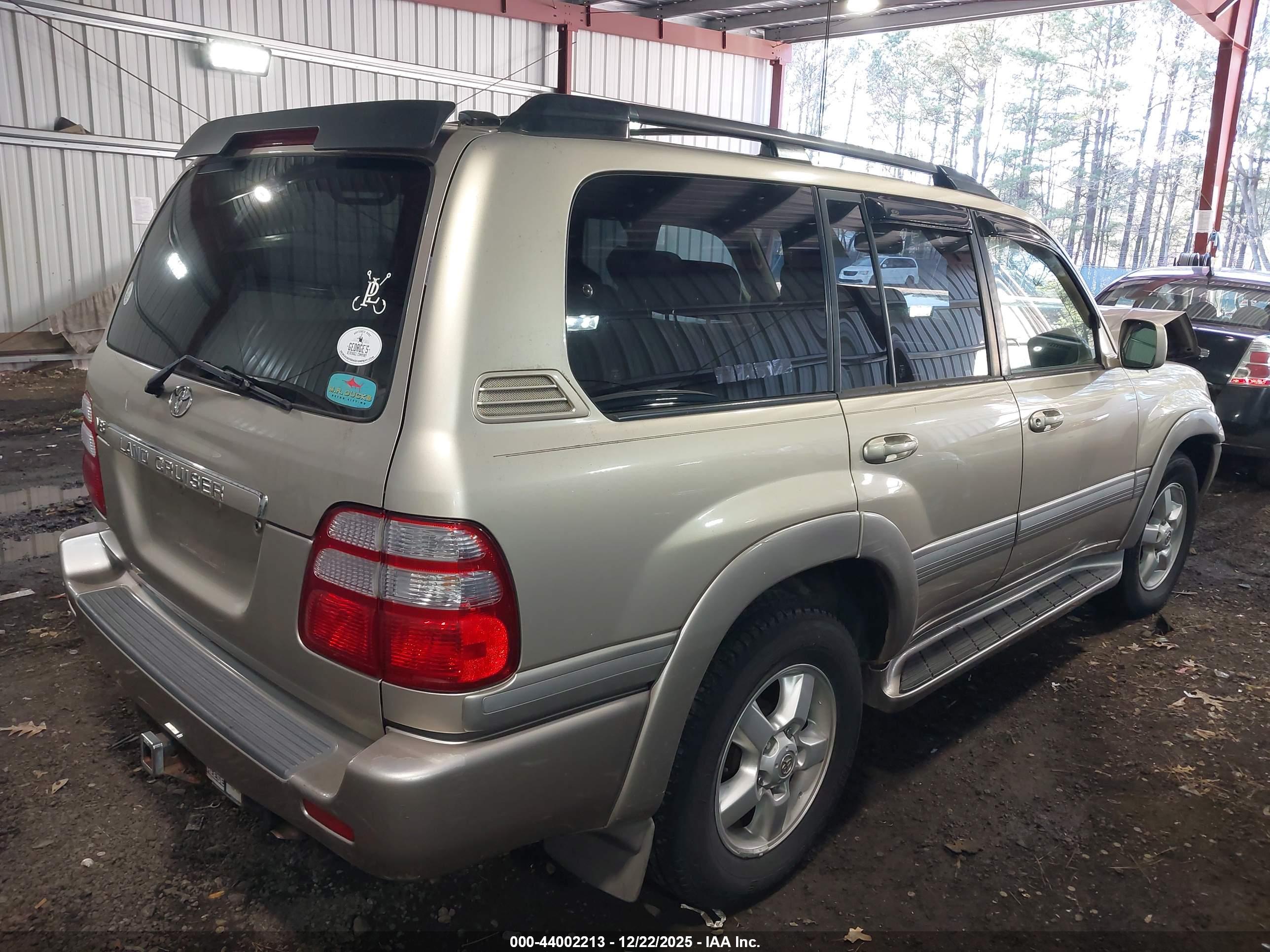 TOYOTA LAND image 4