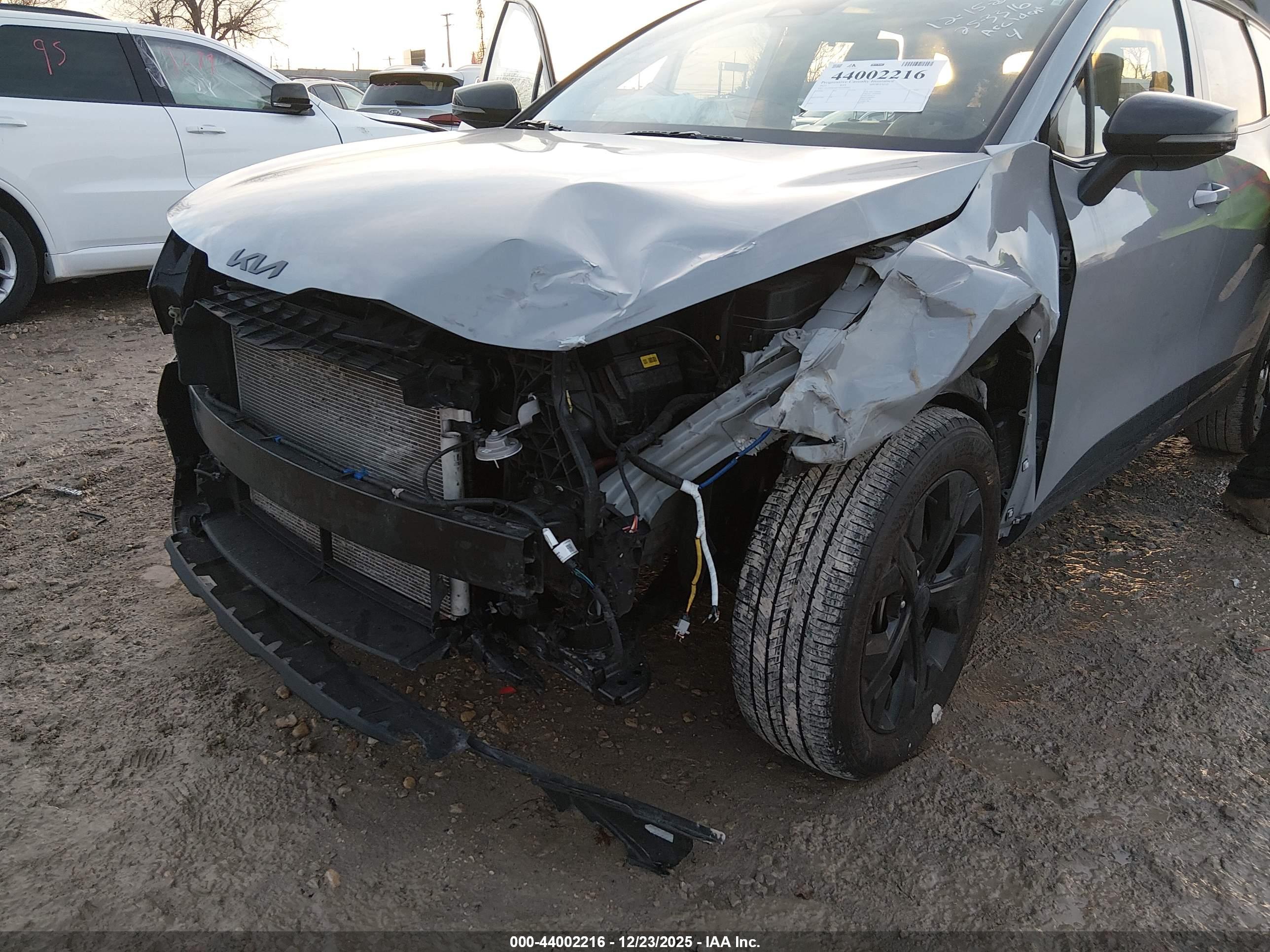 KIA SPORTAGE image 6