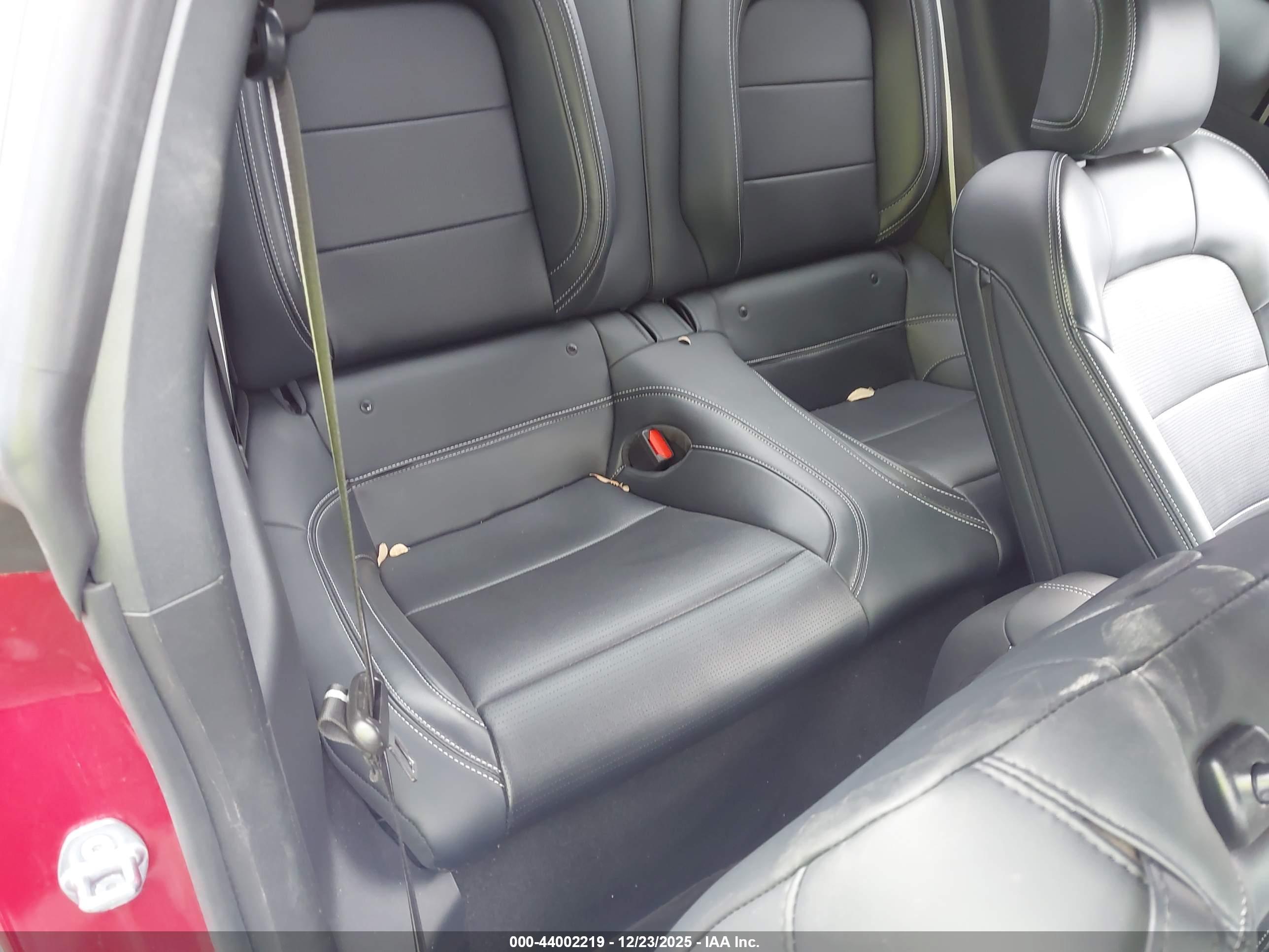 FORD MUSTANG image 8