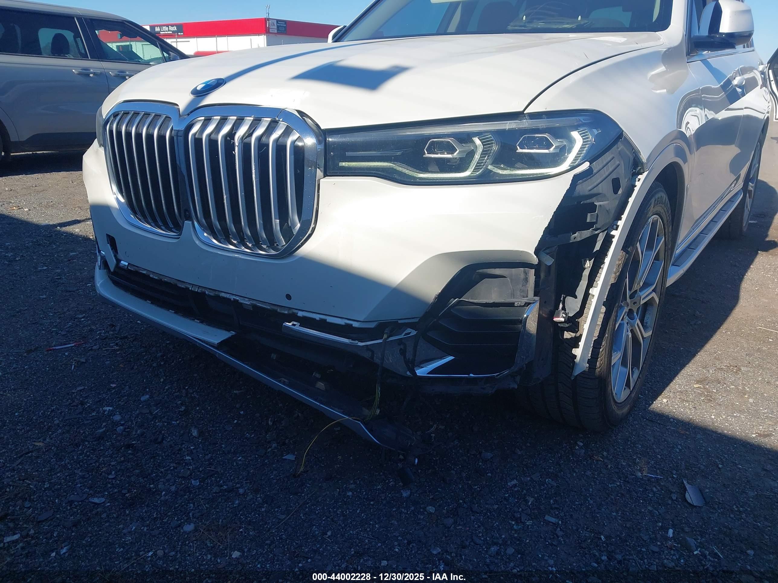BMW X7 image 6