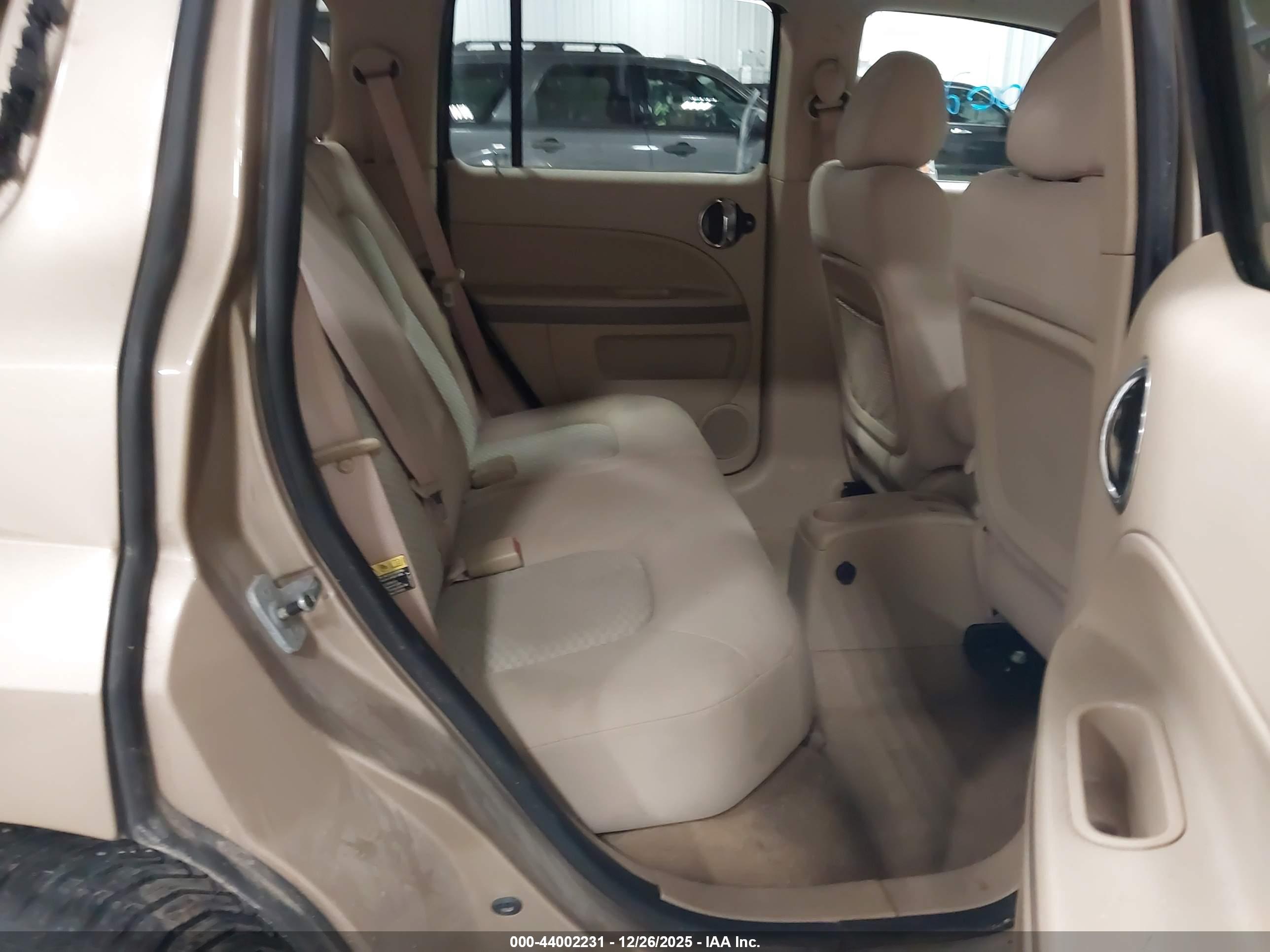 CHEVROLET HHR image 8