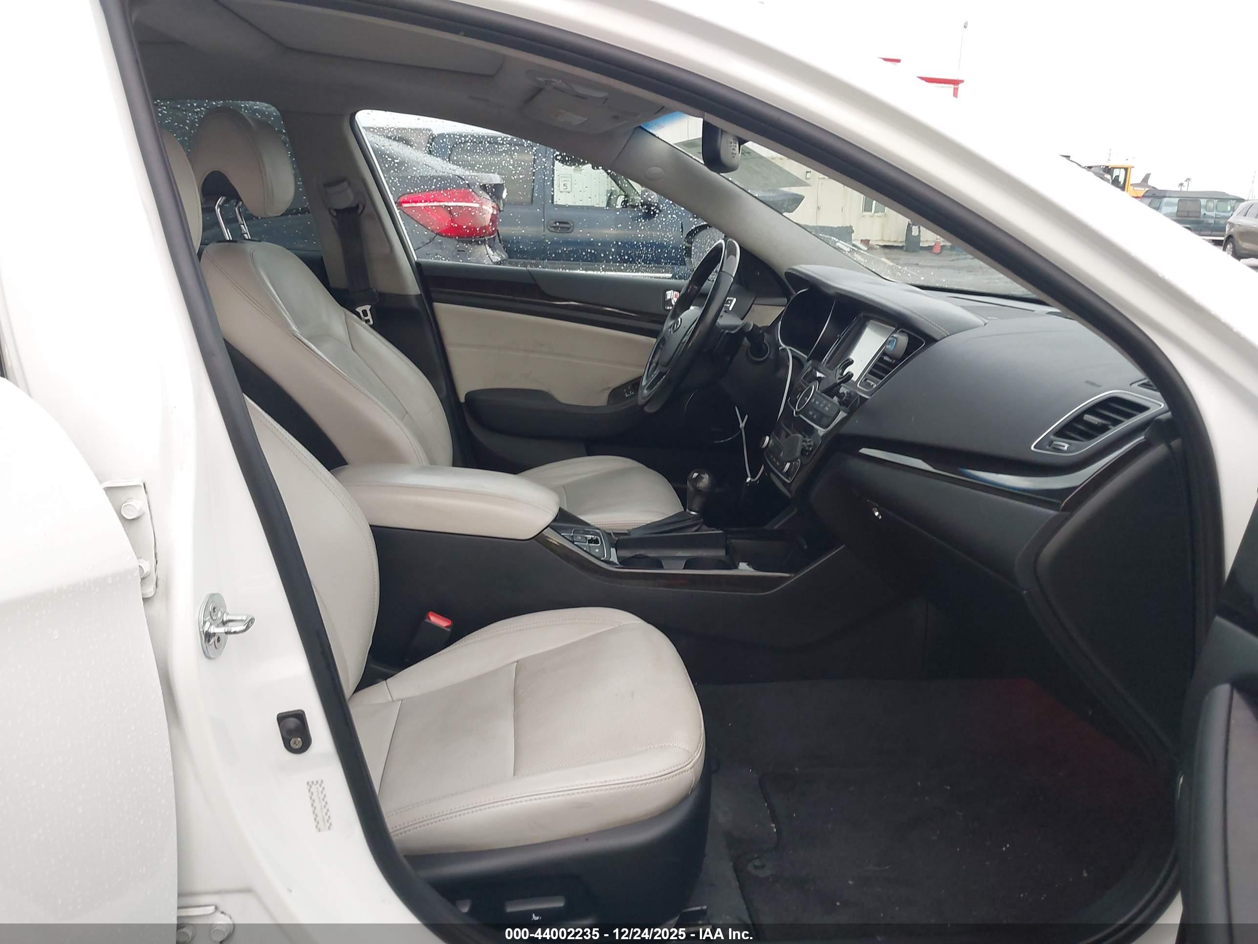 KIA CADENZA image 5