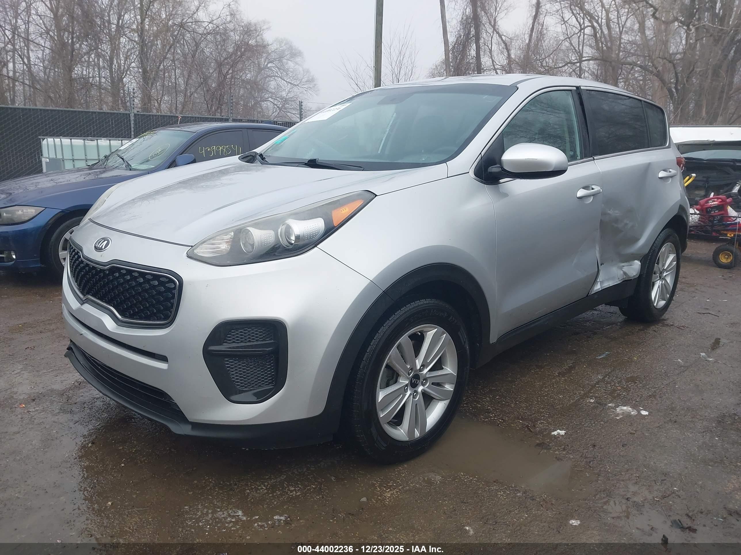 KIA SPORTAGE image 2