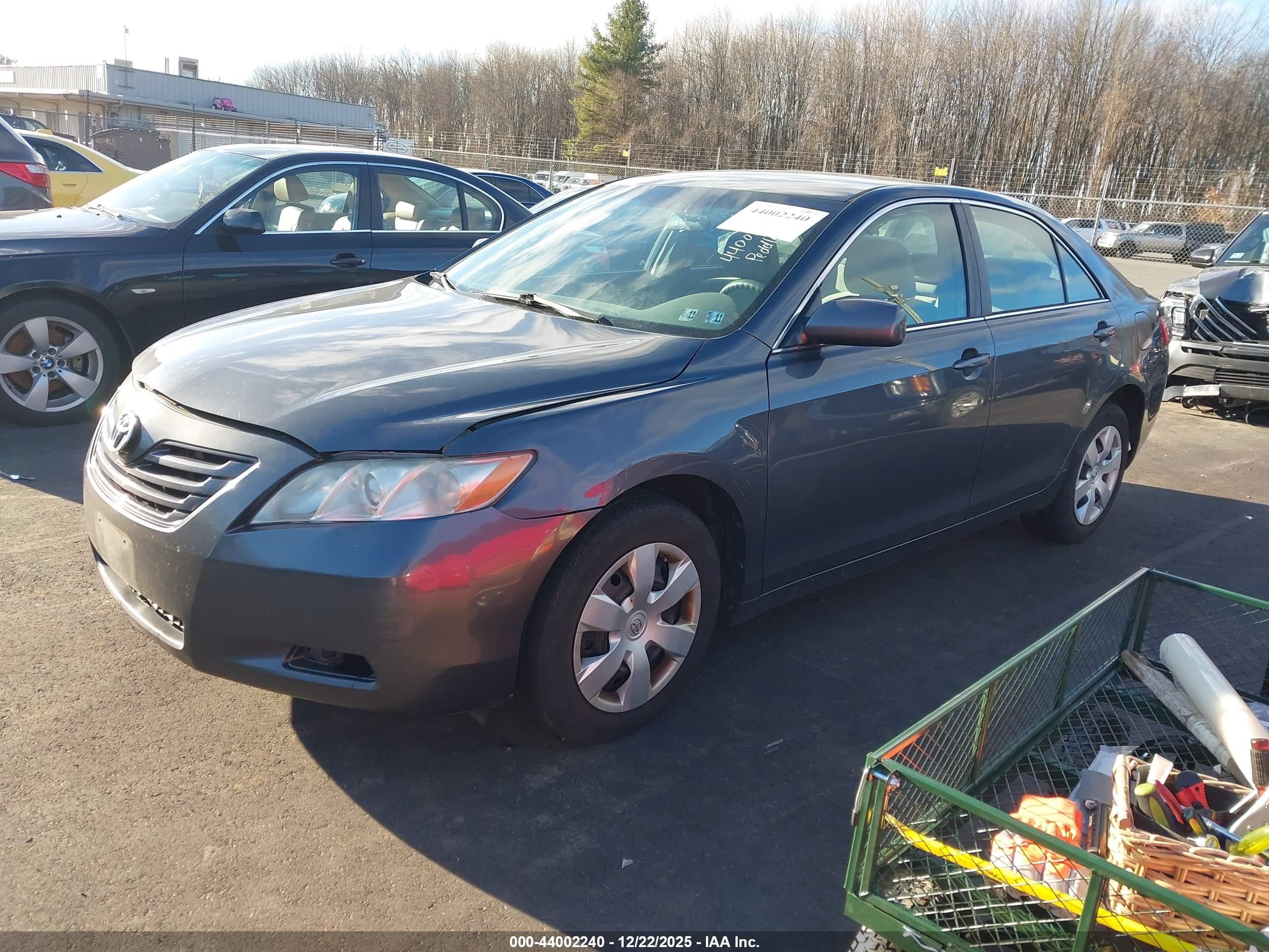 TOYOTA CAMRY image 2