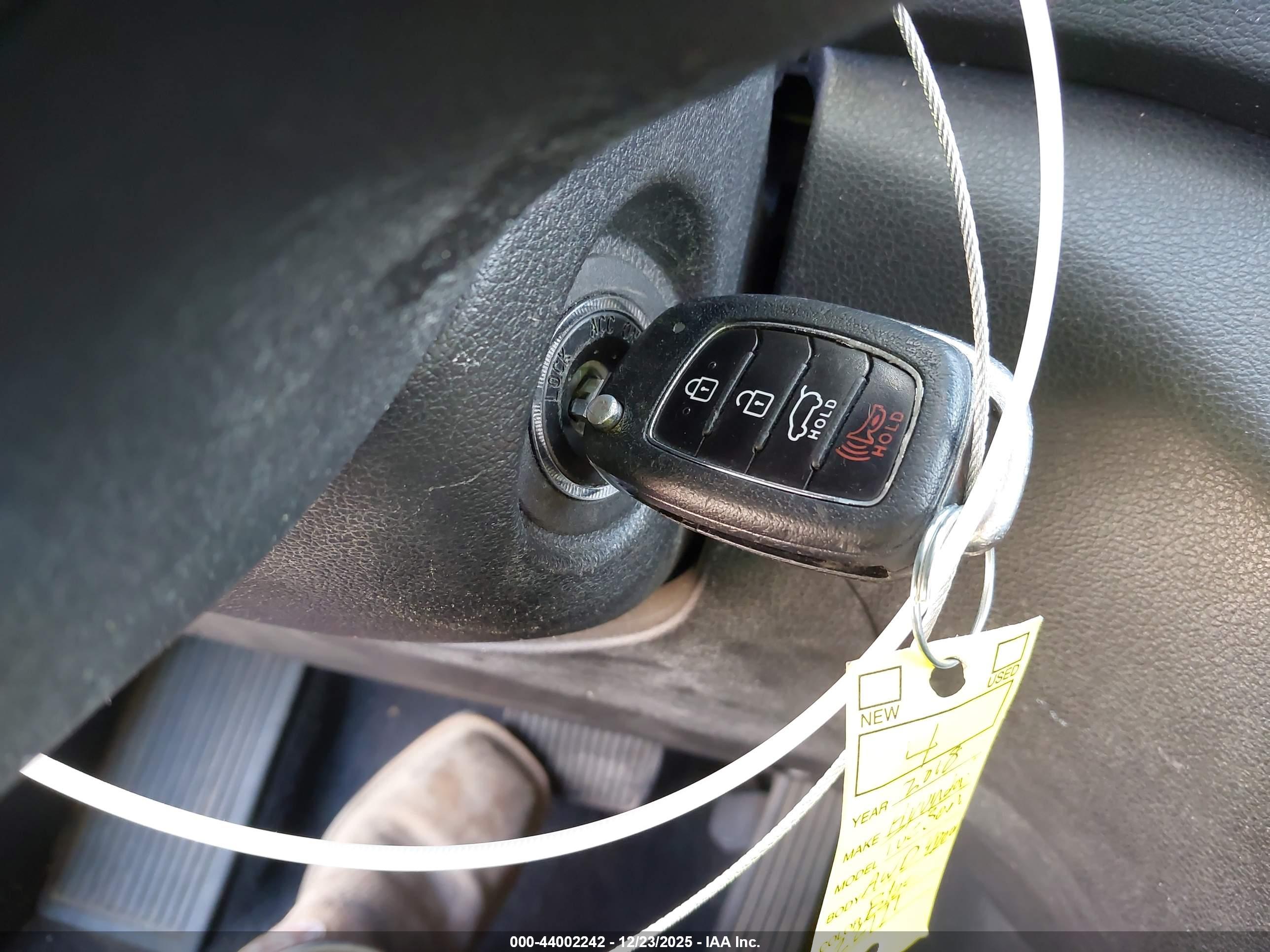 HYUNDAI TUCSON image 11
