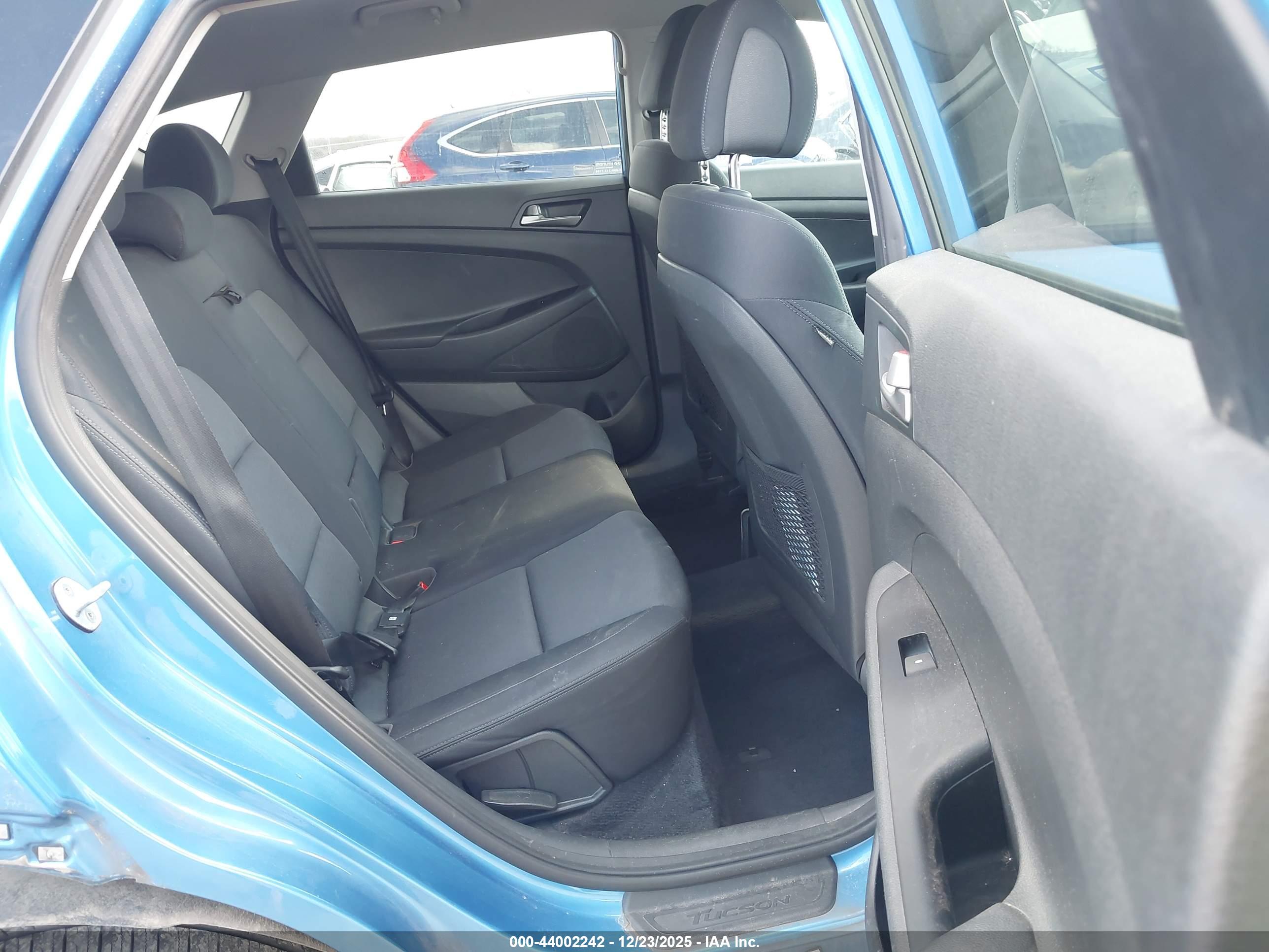 HYUNDAI TUCSON image 8