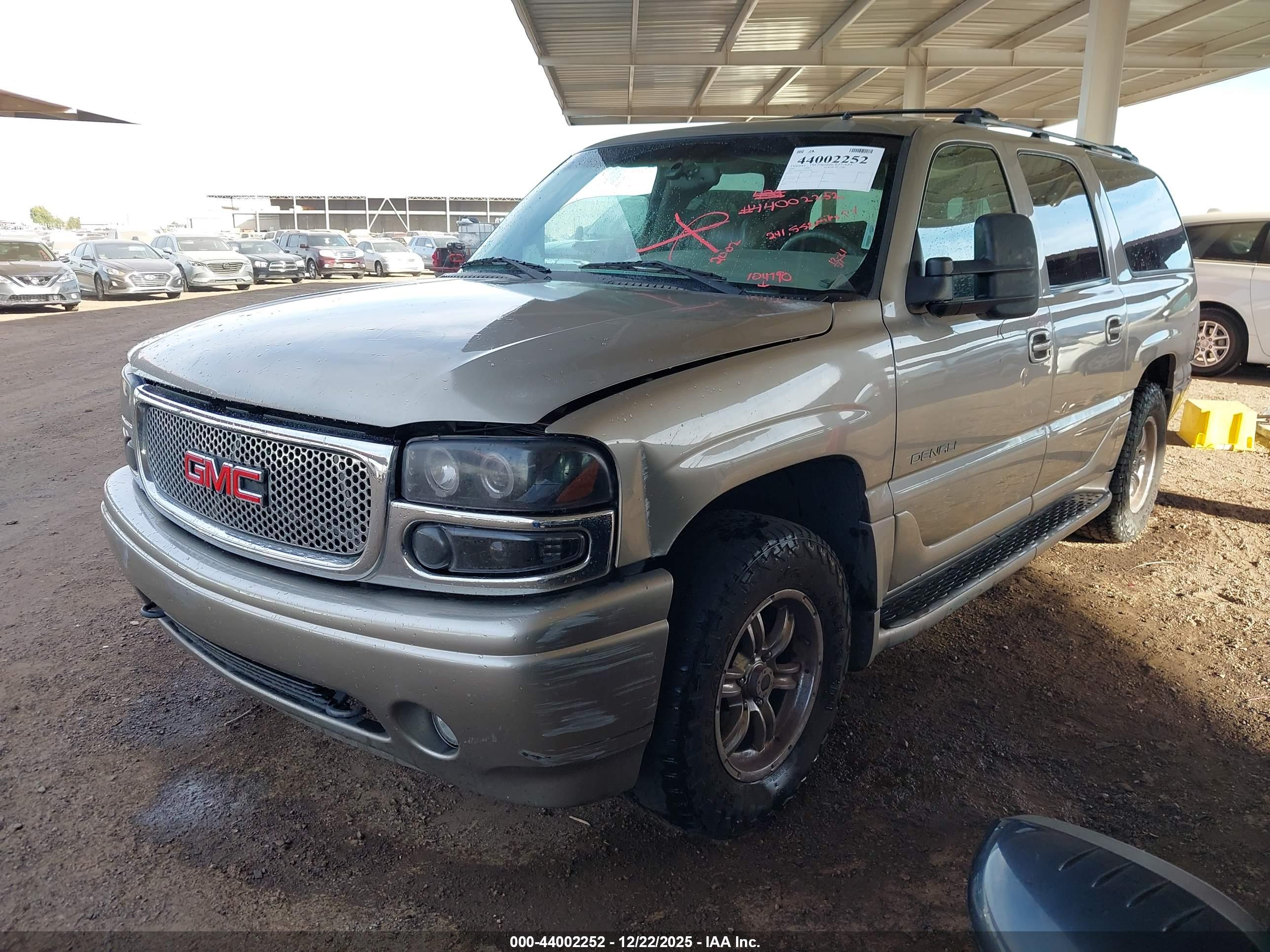 GMC YUKON image 2