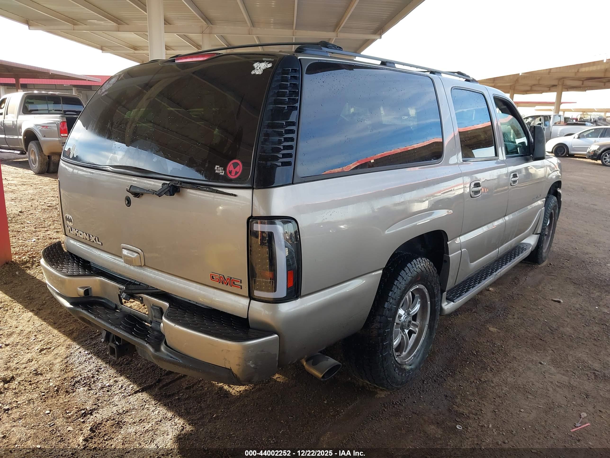 GMC YUKON image 4