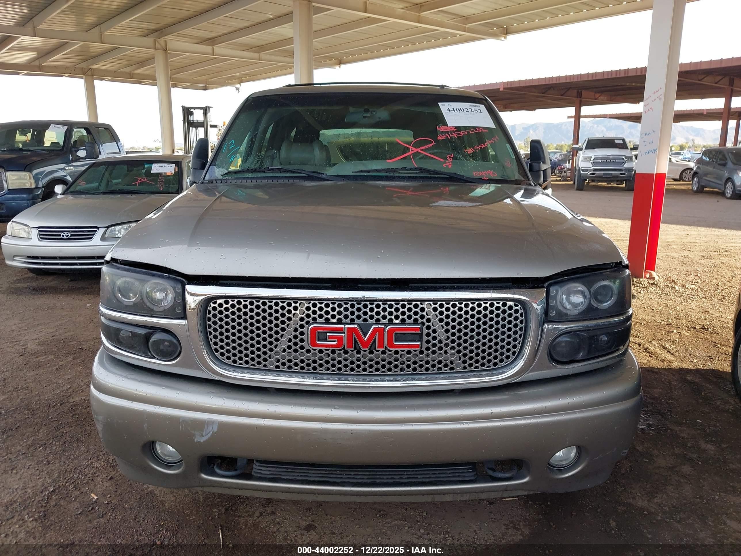 GMC YUKON image 6