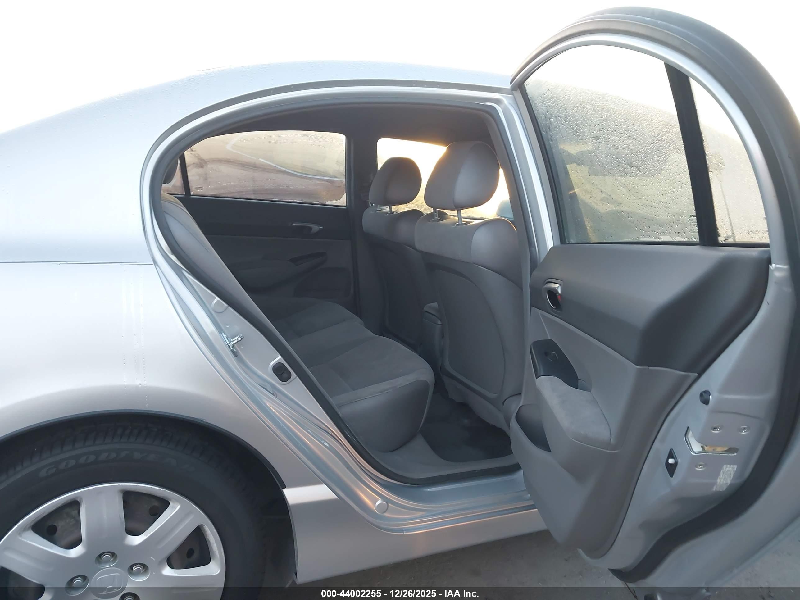 HONDA CIVIC image 8
