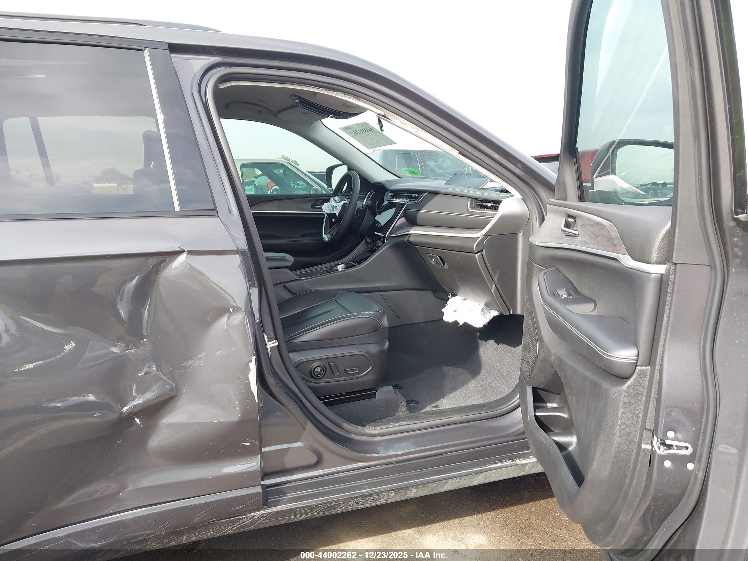 JEEP GRAND image 5
