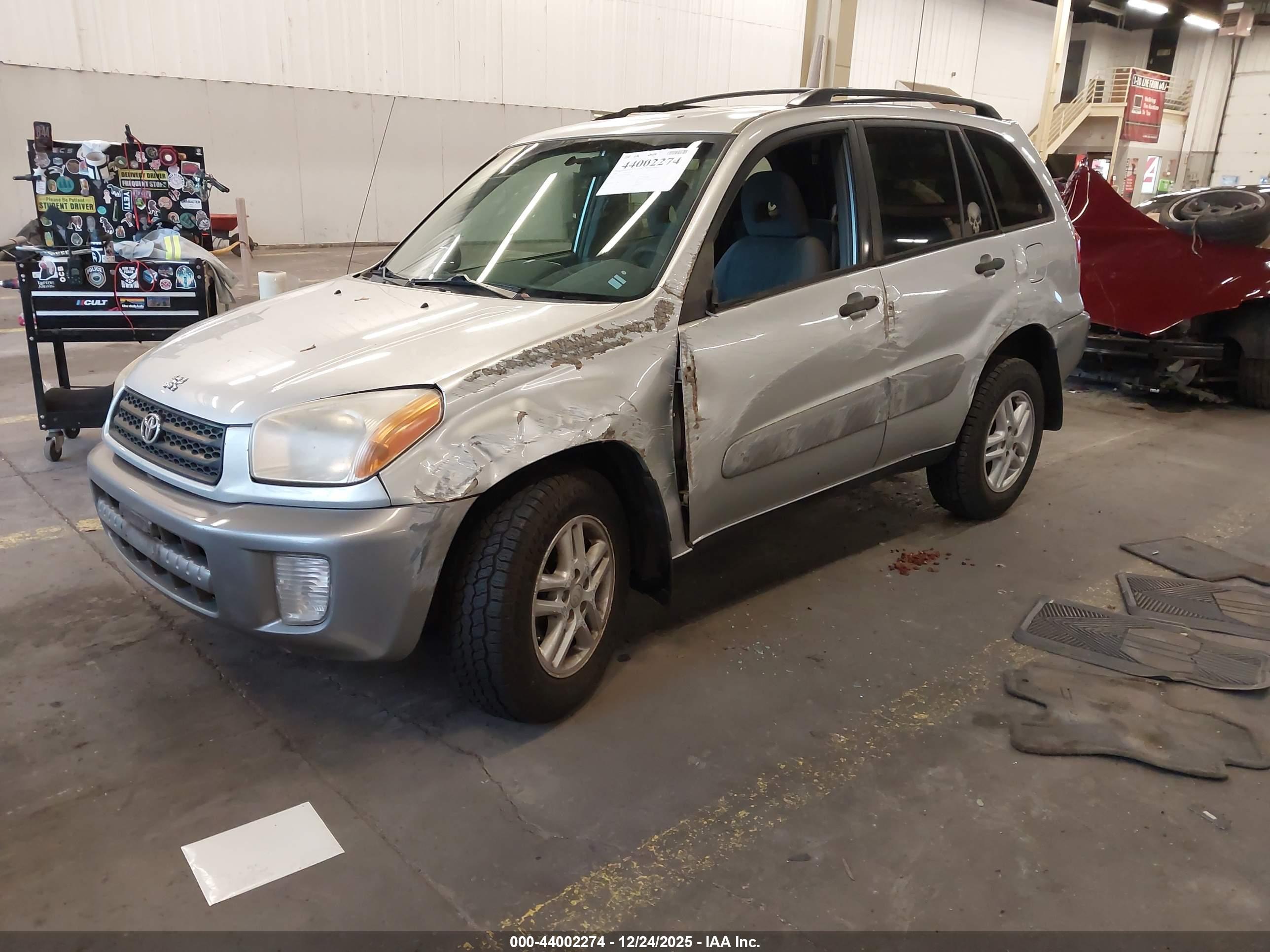 TOYOTA RAV4 image 2