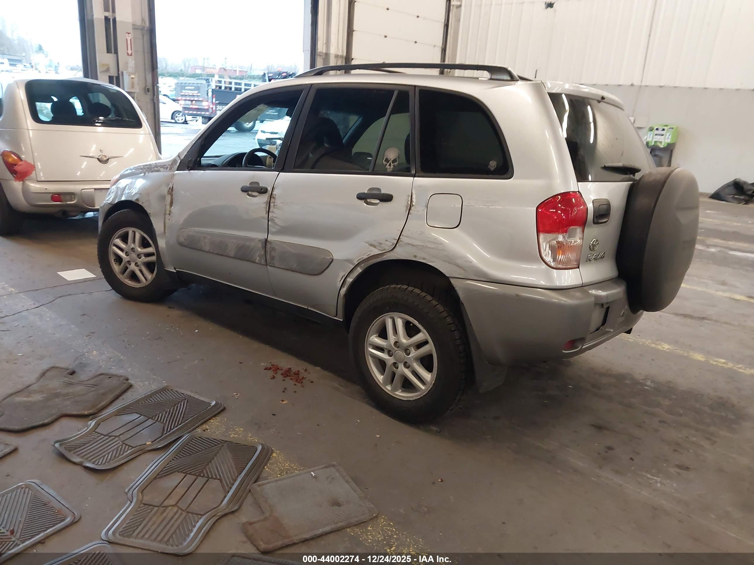 TOYOTA RAV4 image 3