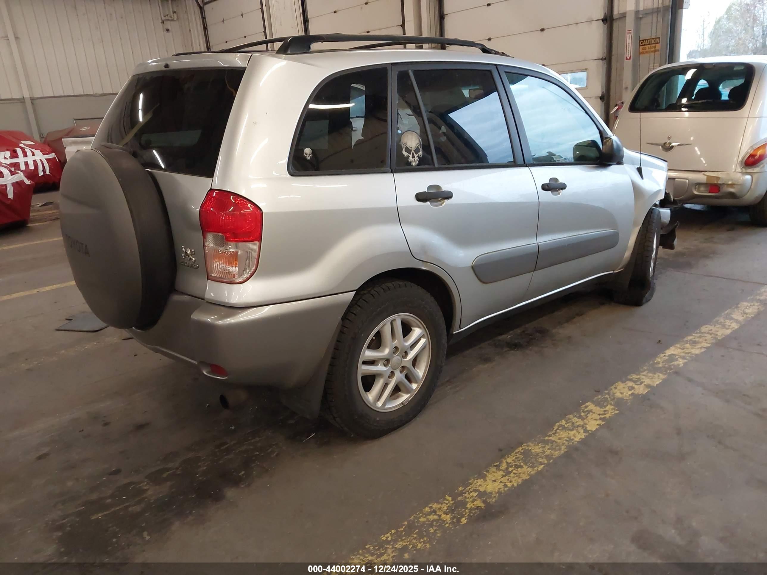 TOYOTA RAV4 image 4