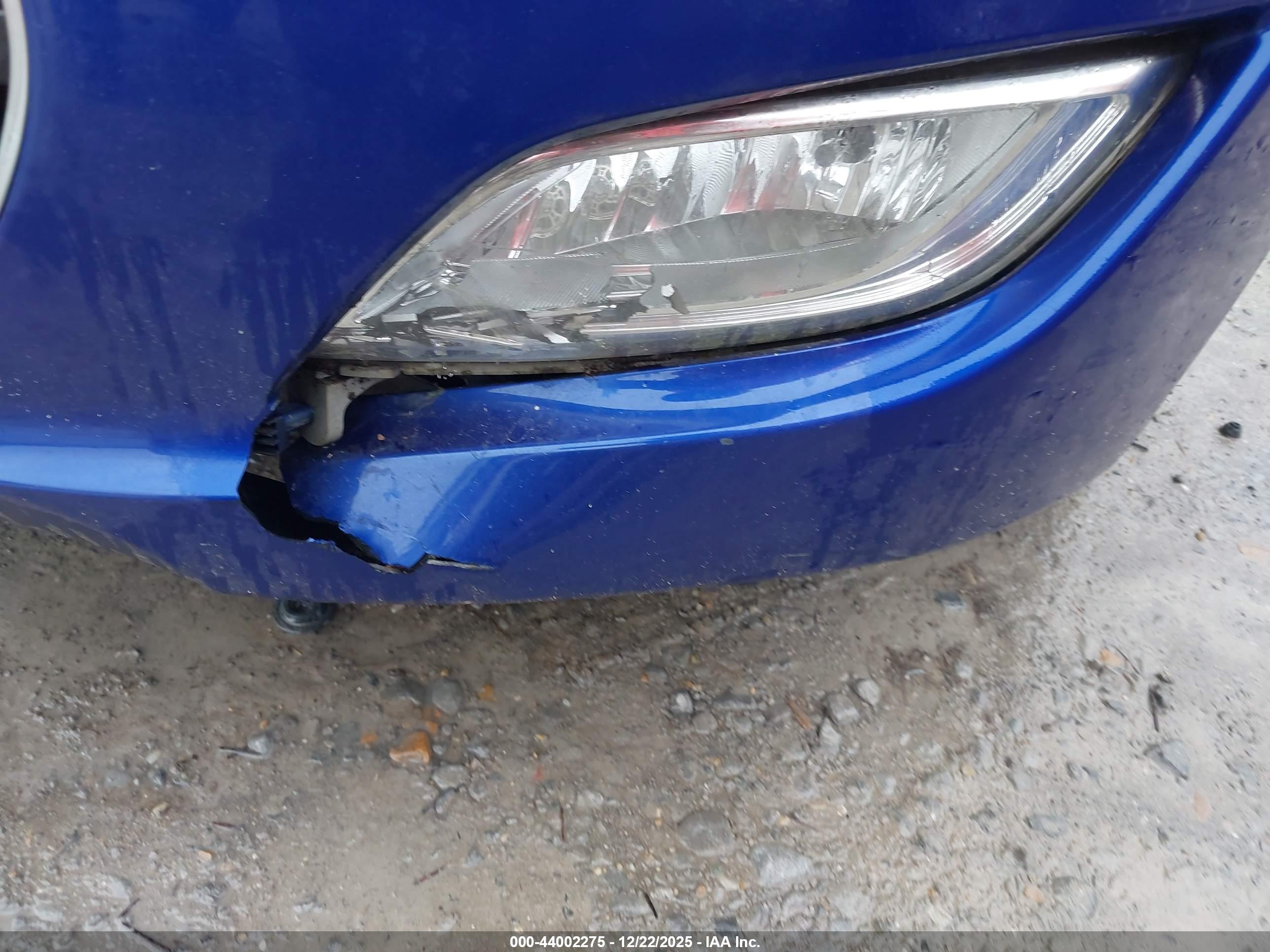 HYUNDAI VELOSTER image 6