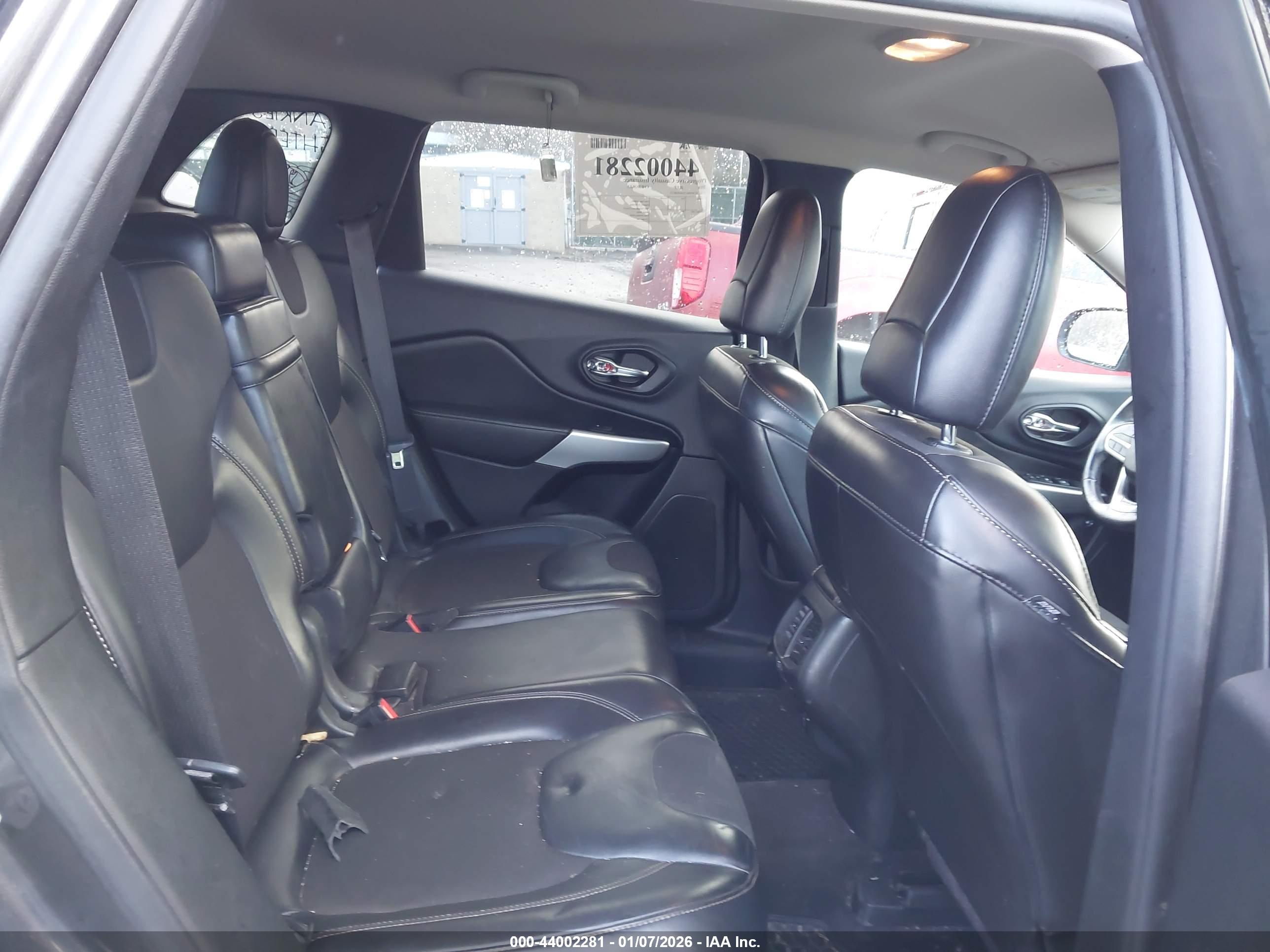 JEEP CHEROKEE image 8