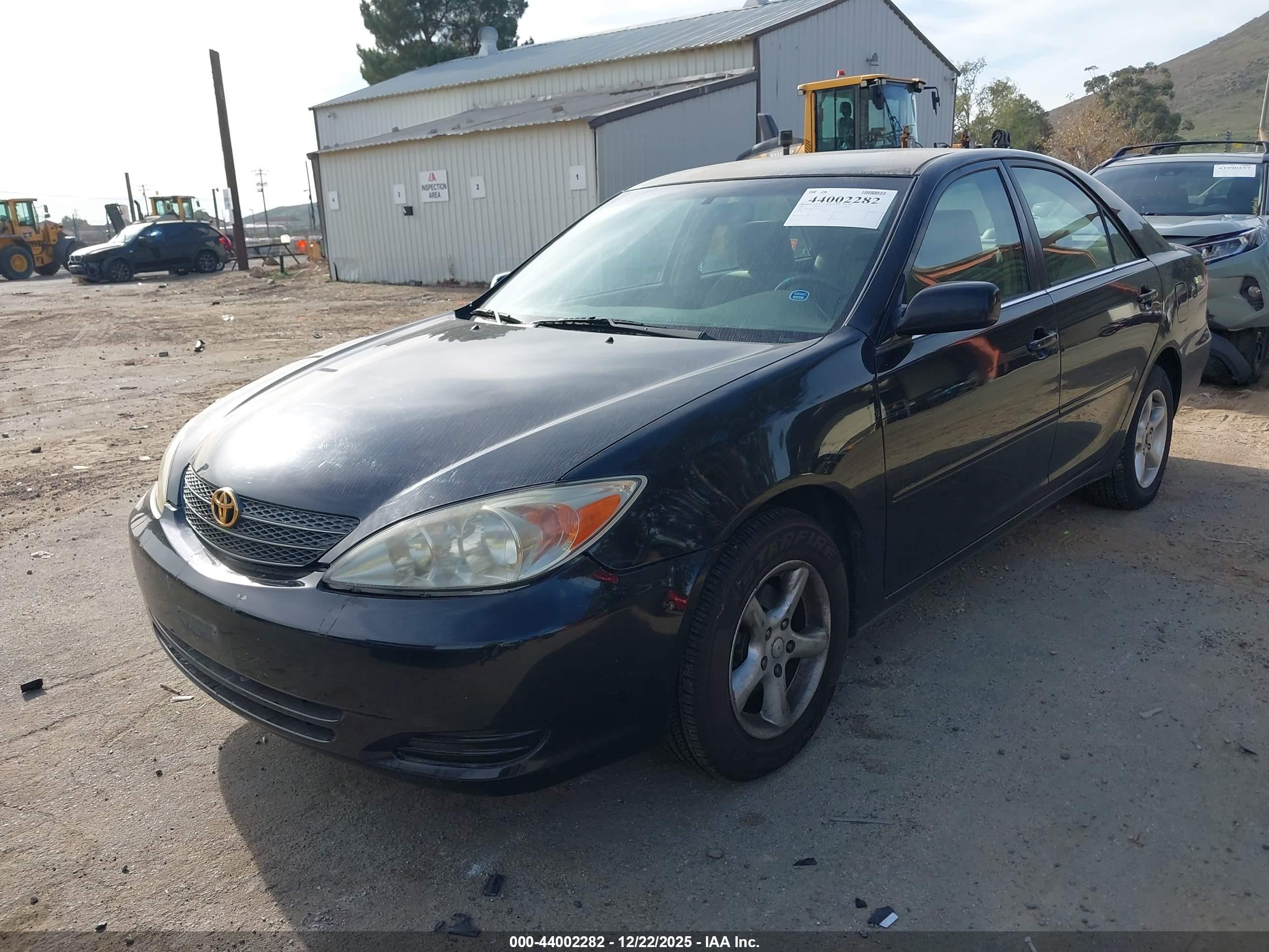 TOYOTA CAMRY image 2