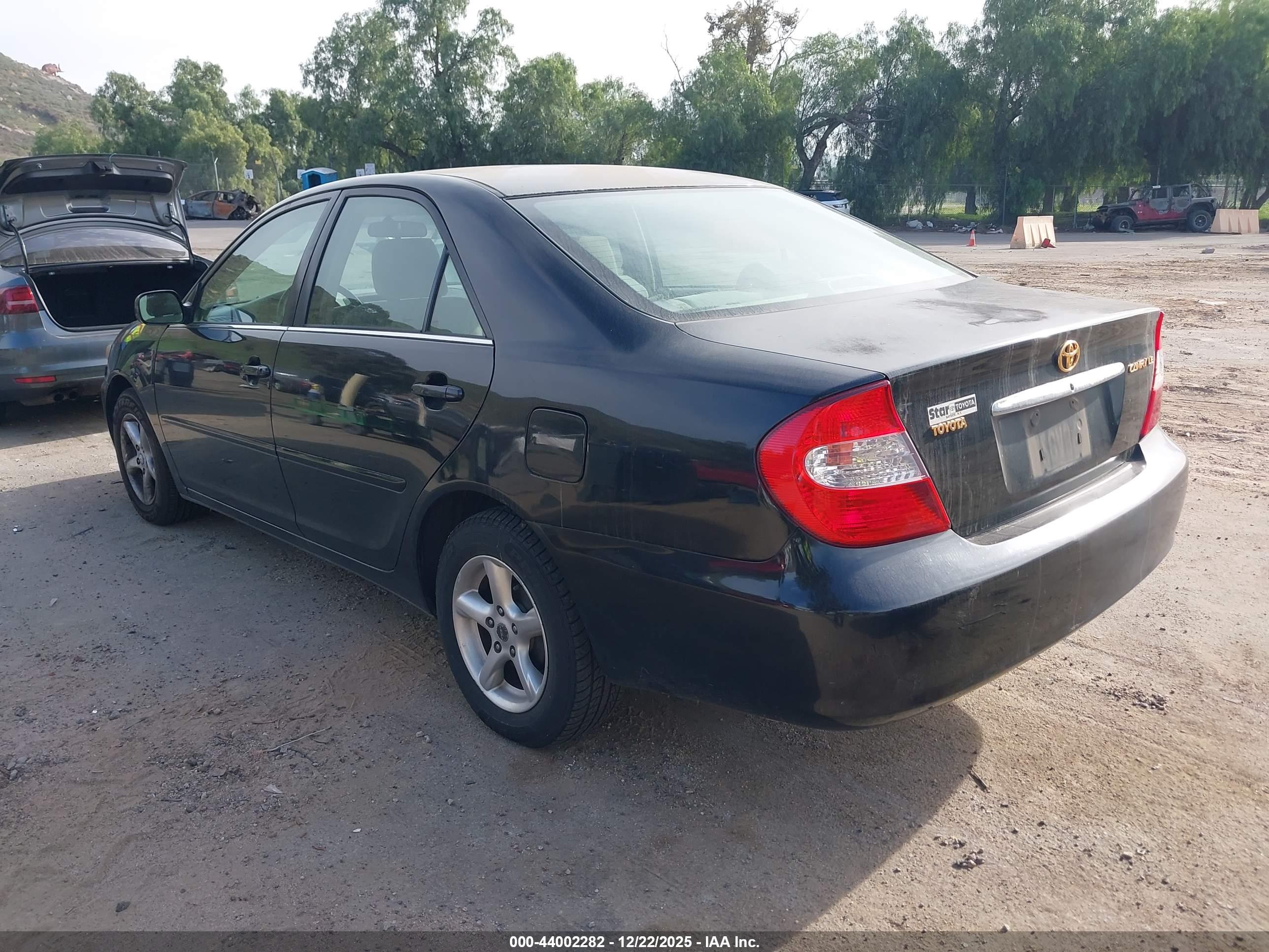 TOYOTA CAMRY image 3