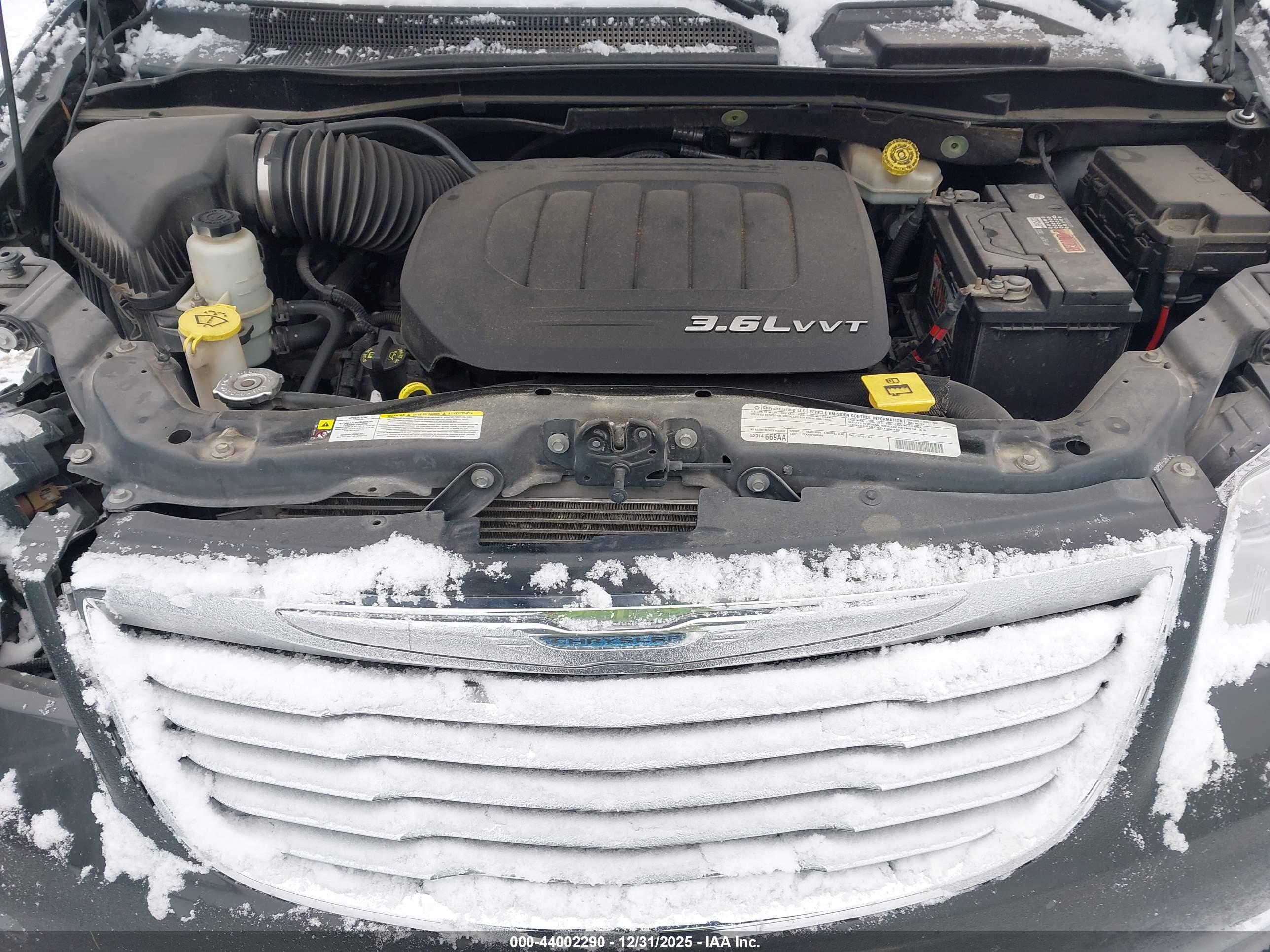CHRYSLER TOWN image 10