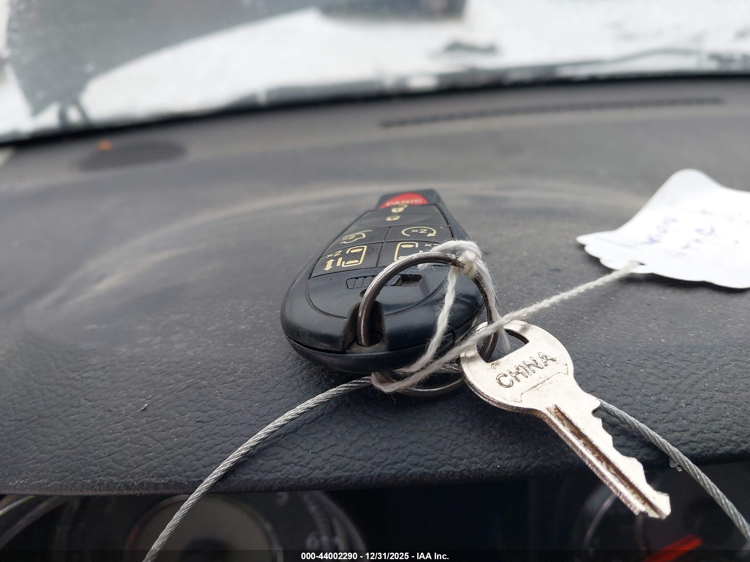 CHRYSLER TOWN image 11