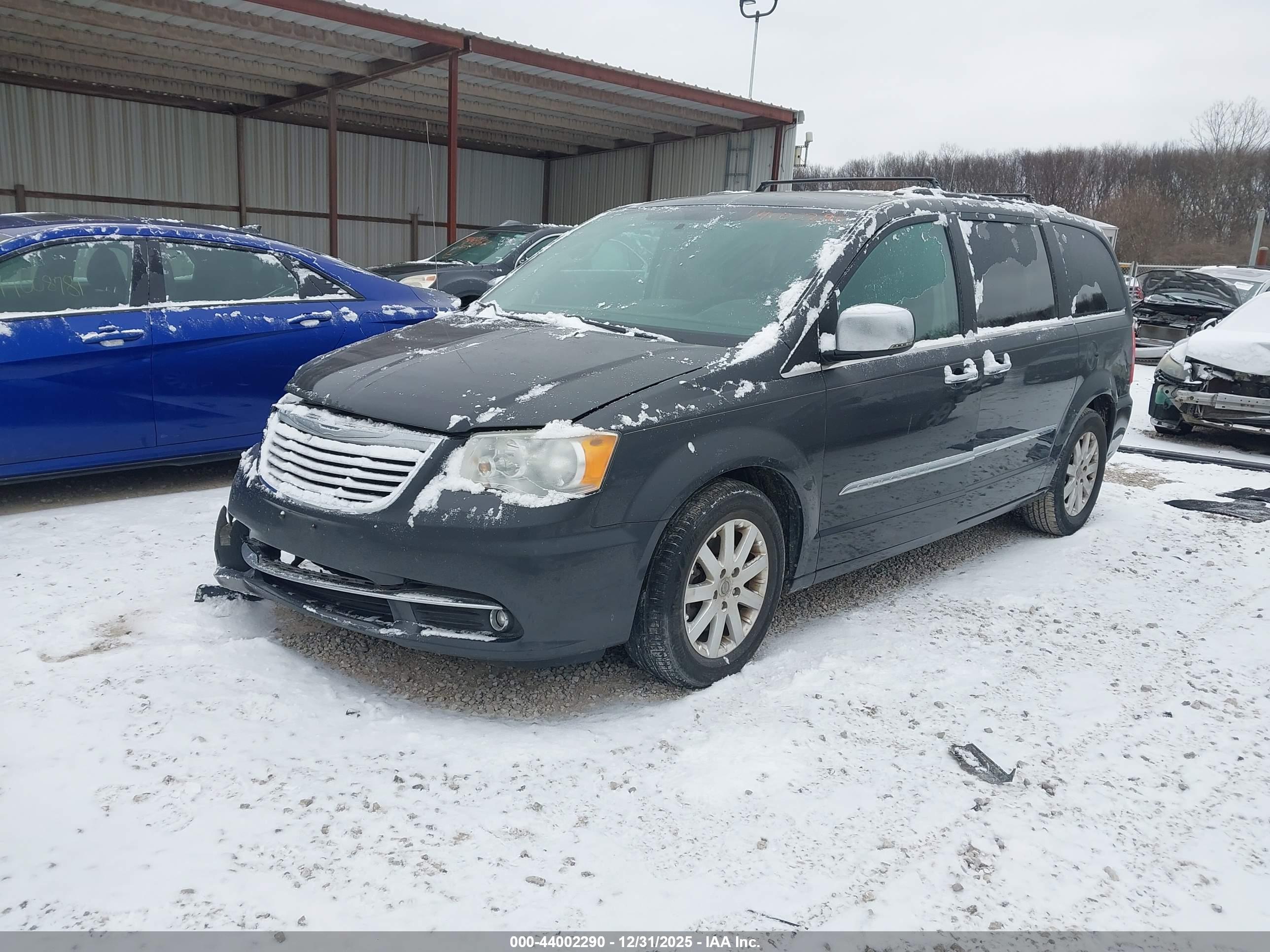 CHRYSLER TOWN image 2