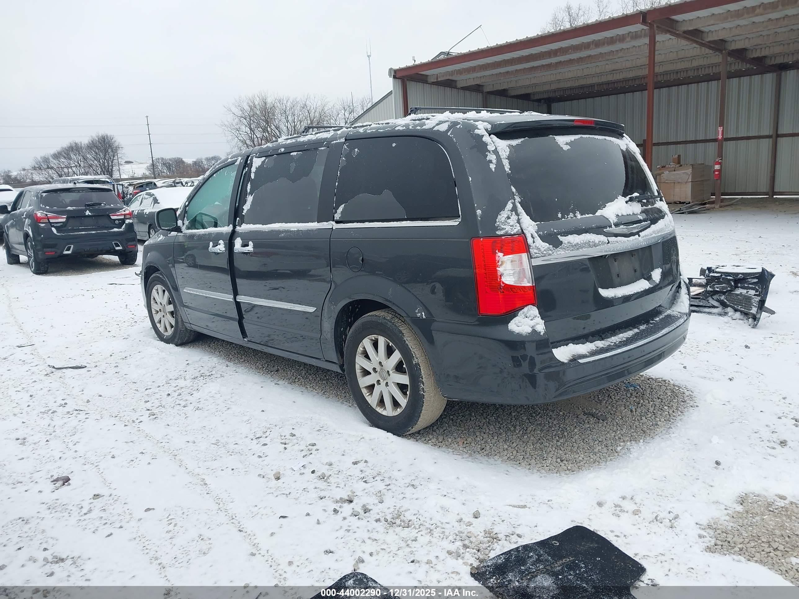 CHRYSLER TOWN image 3