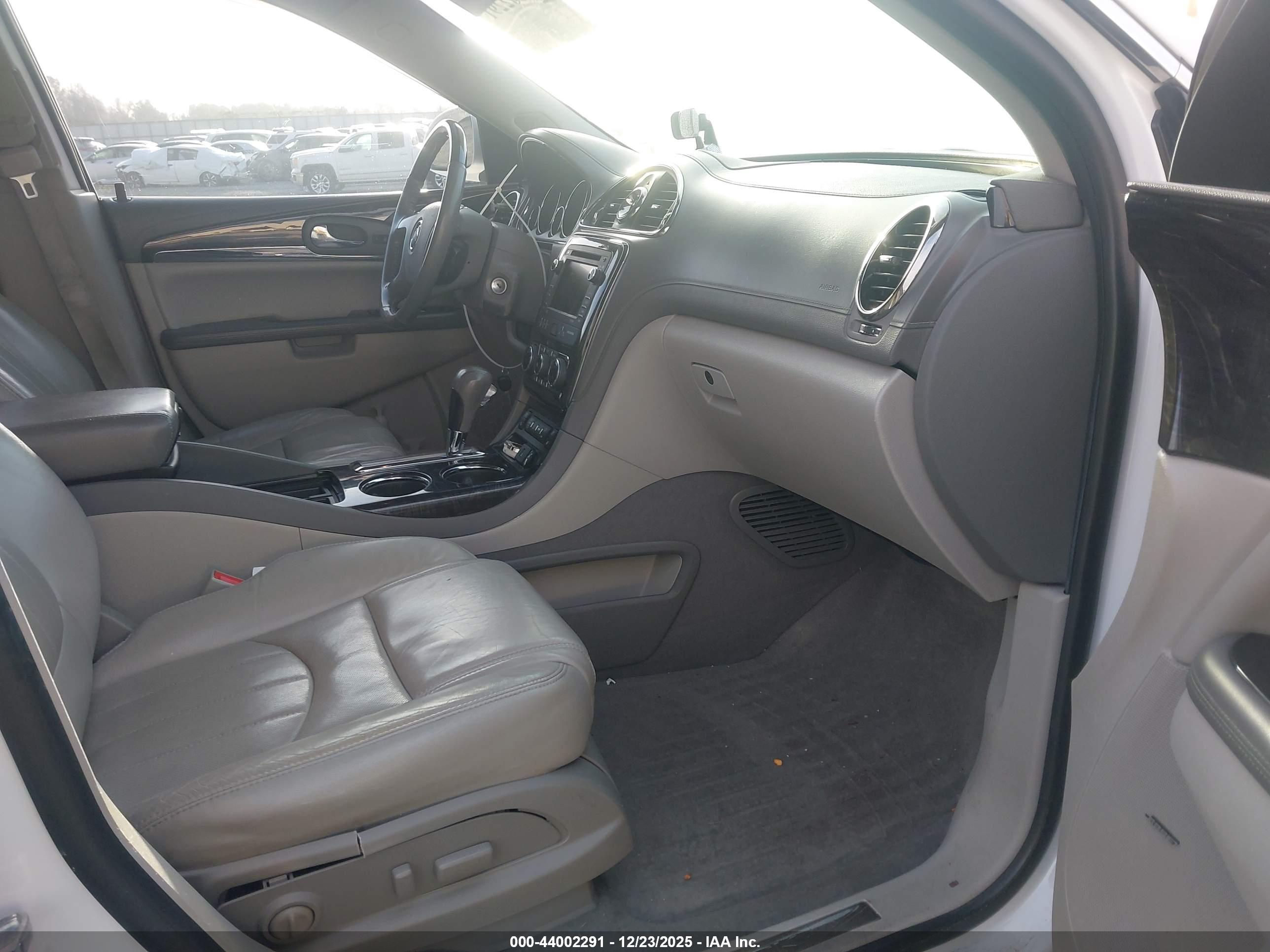 BUICK ENCLAVE image 5