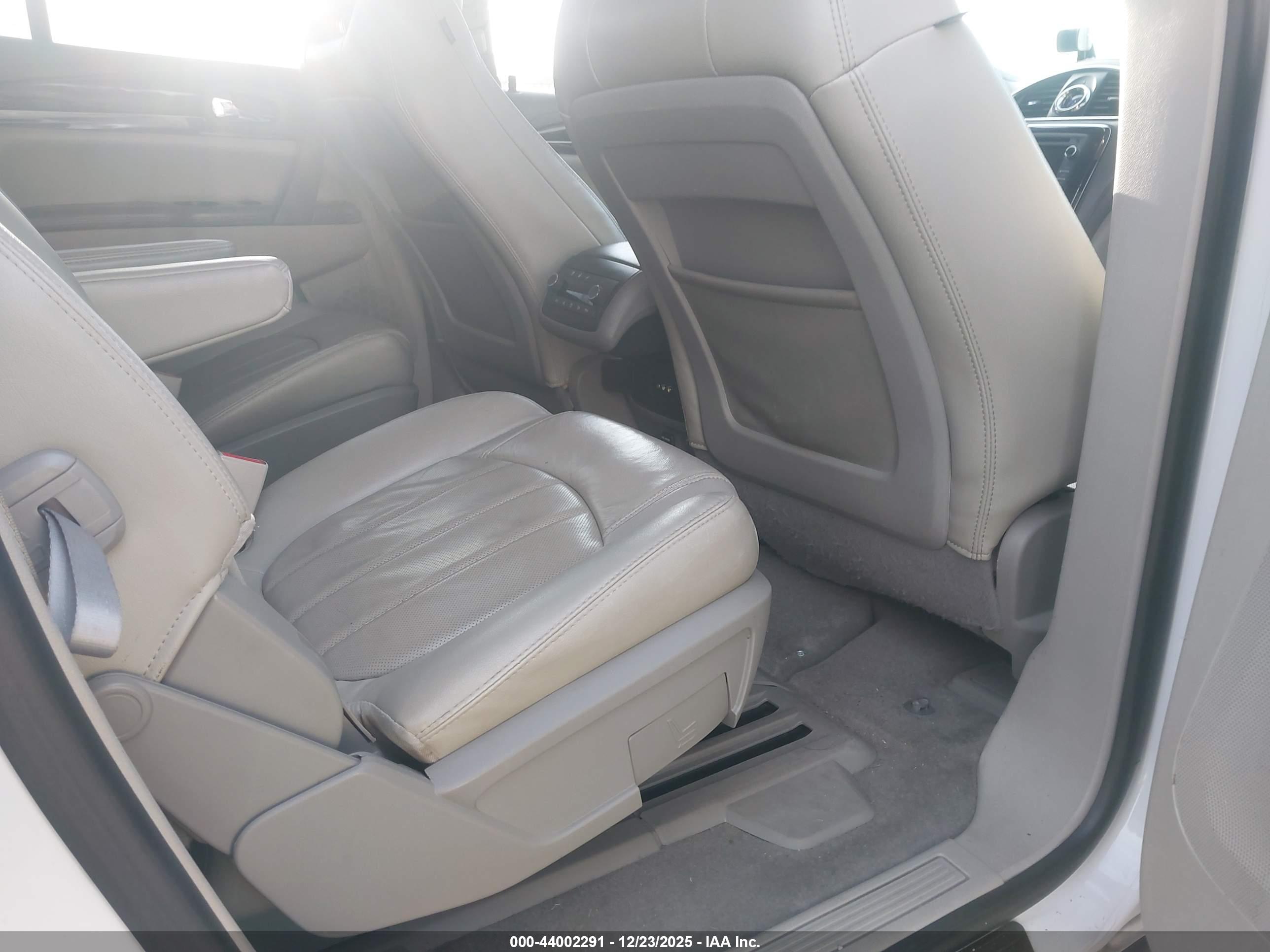 BUICK ENCLAVE image 8