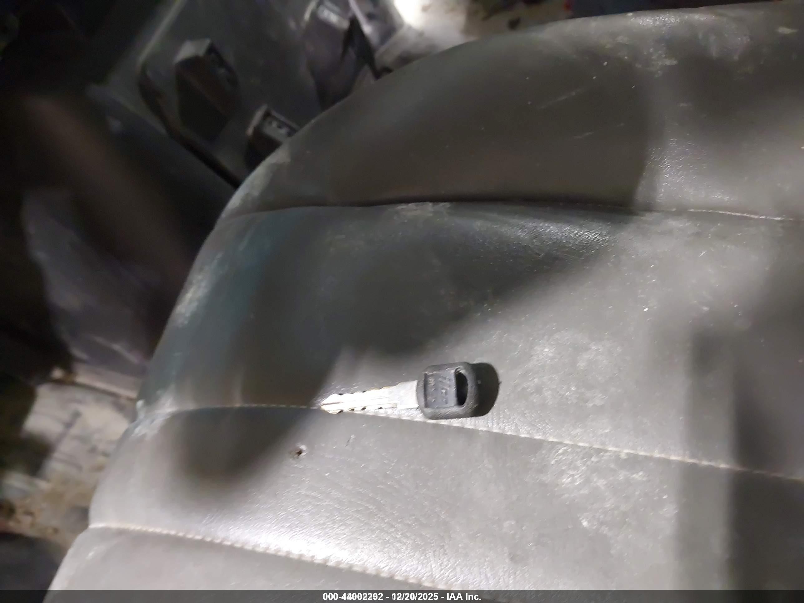 CHEVROLET EXPRESS image 11