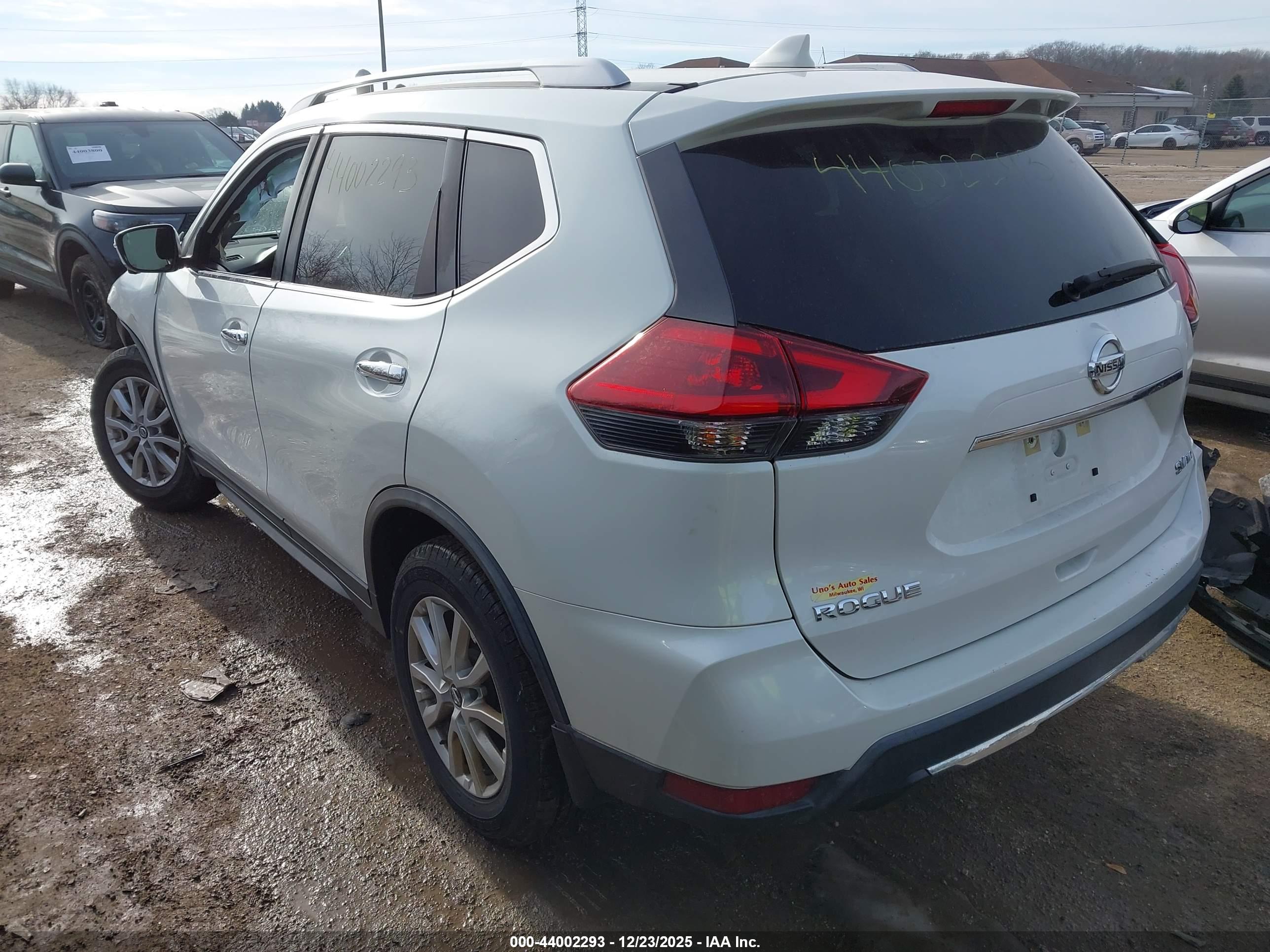 NISSAN ROGUE image 3