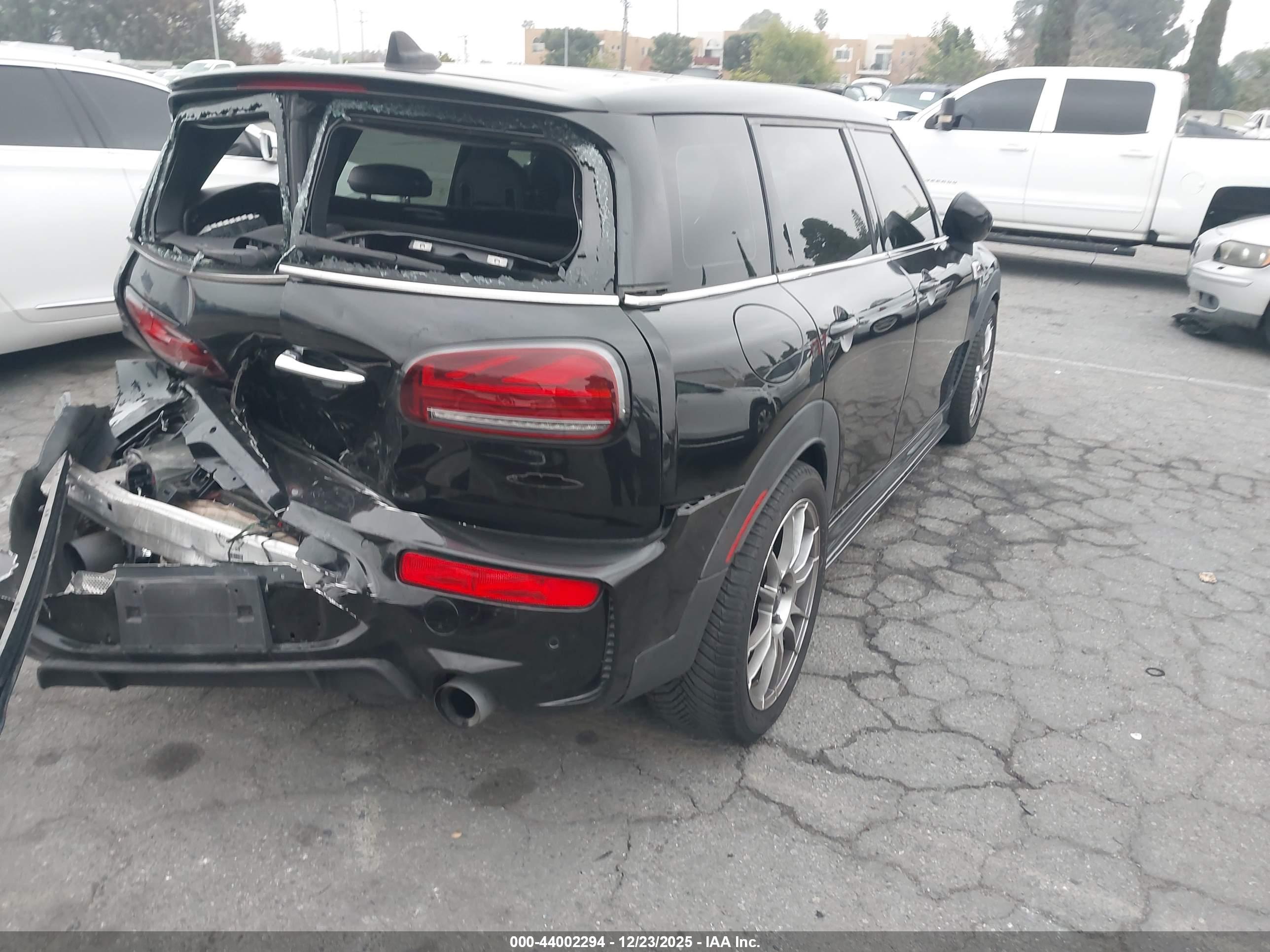 MINI CLUBMAN image 4