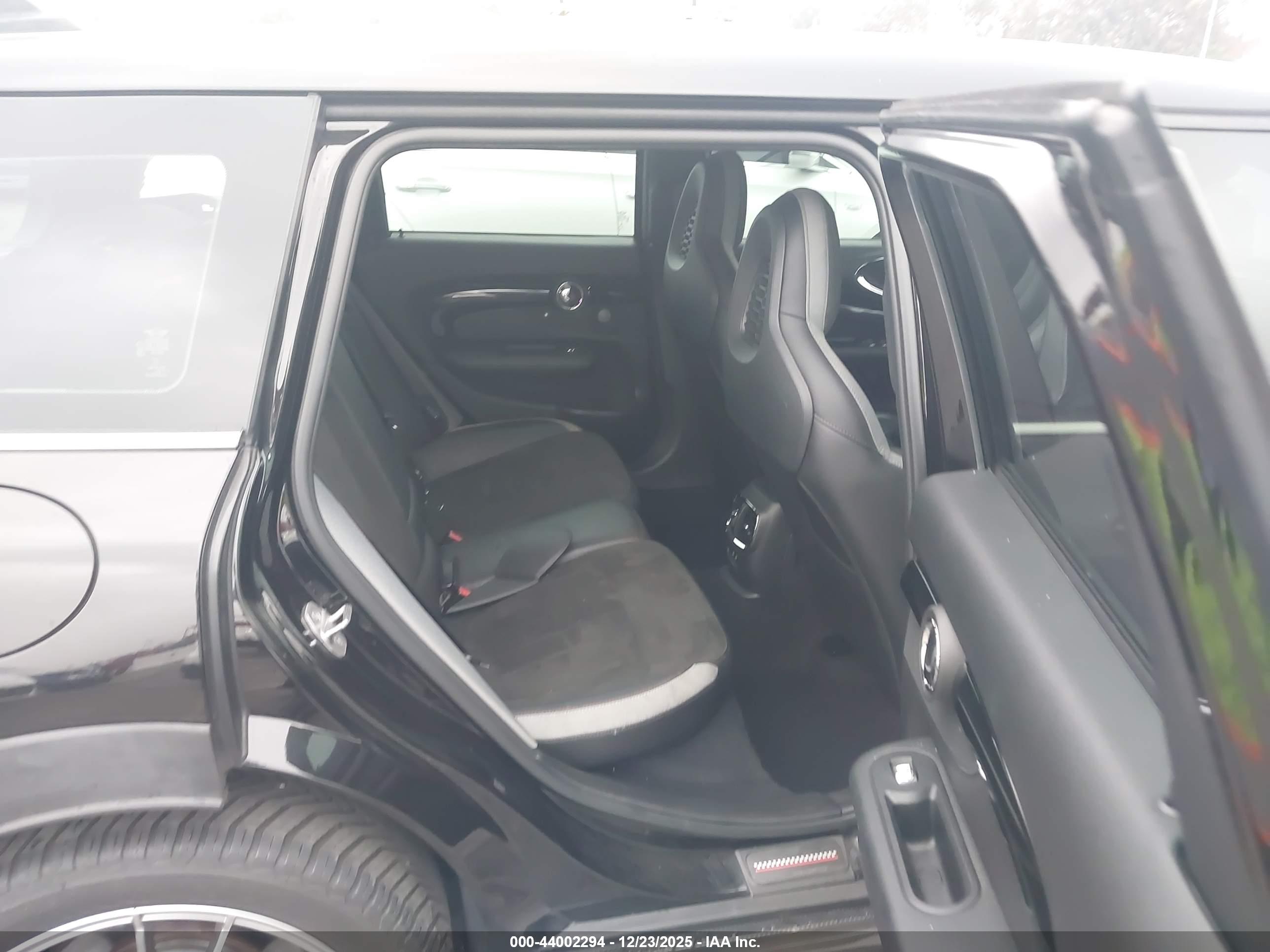 MINI CLUBMAN image 8