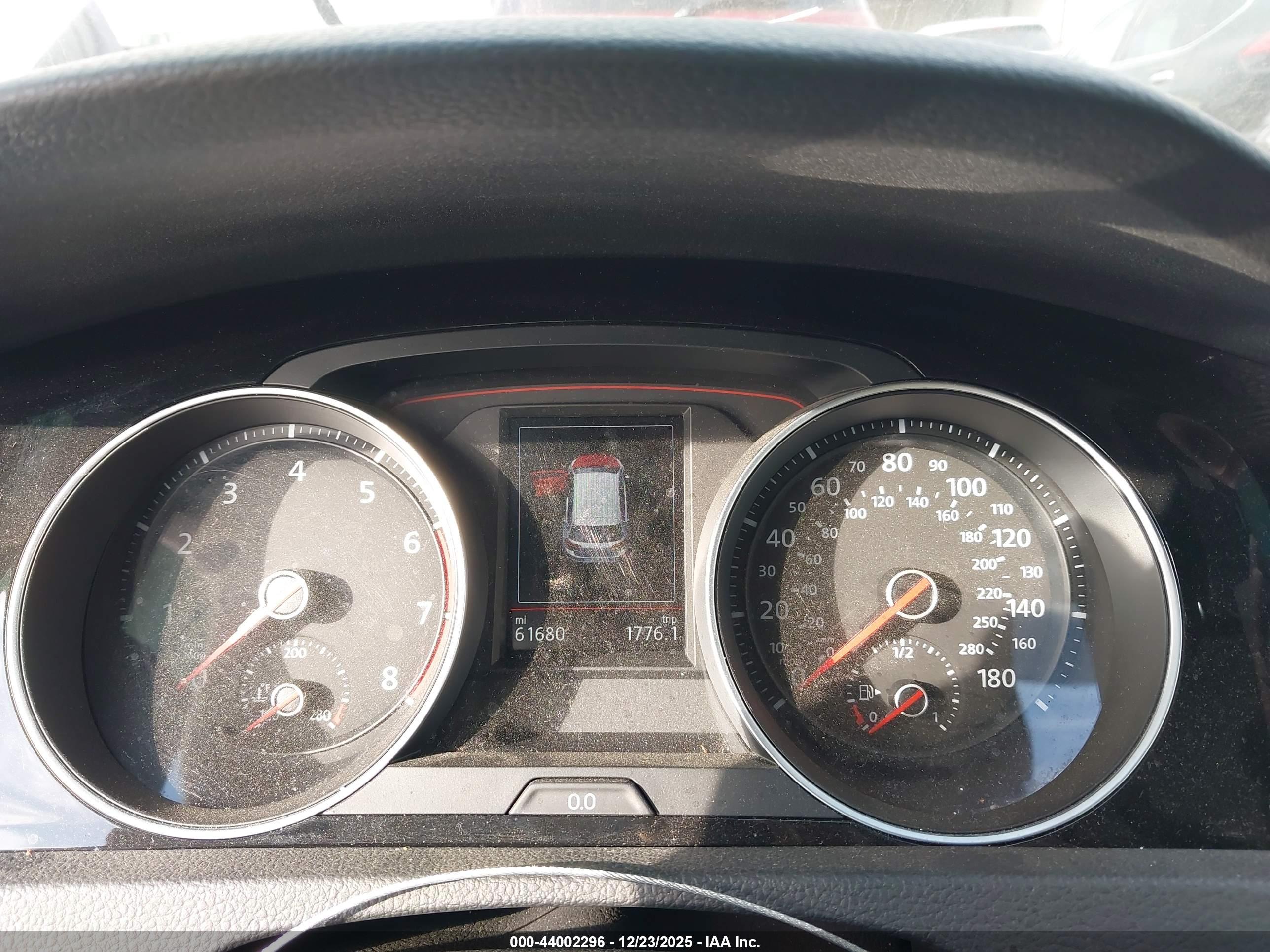 VOLKSWAGEN GOLF image 7