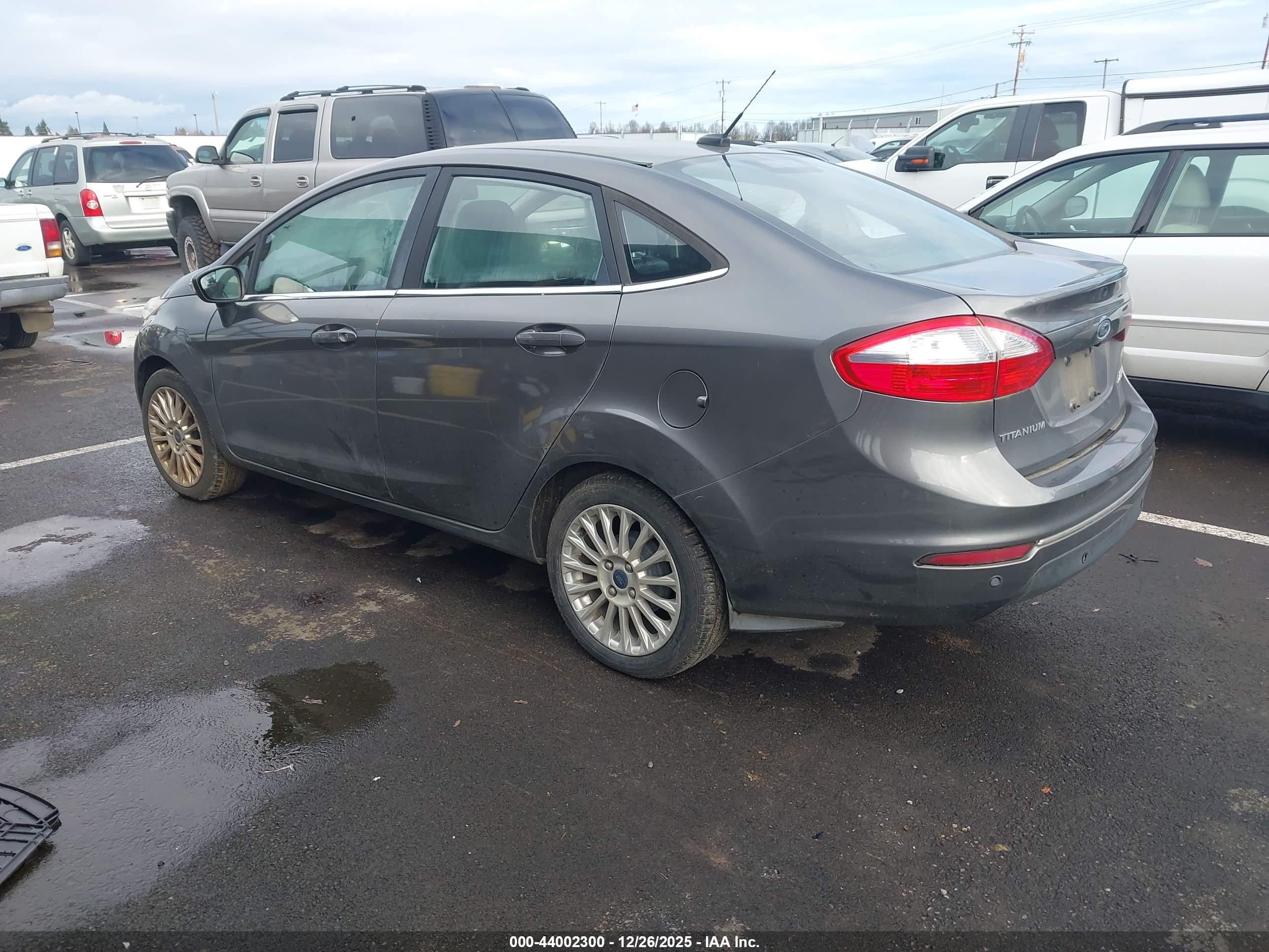 FORD FIESTA image 3