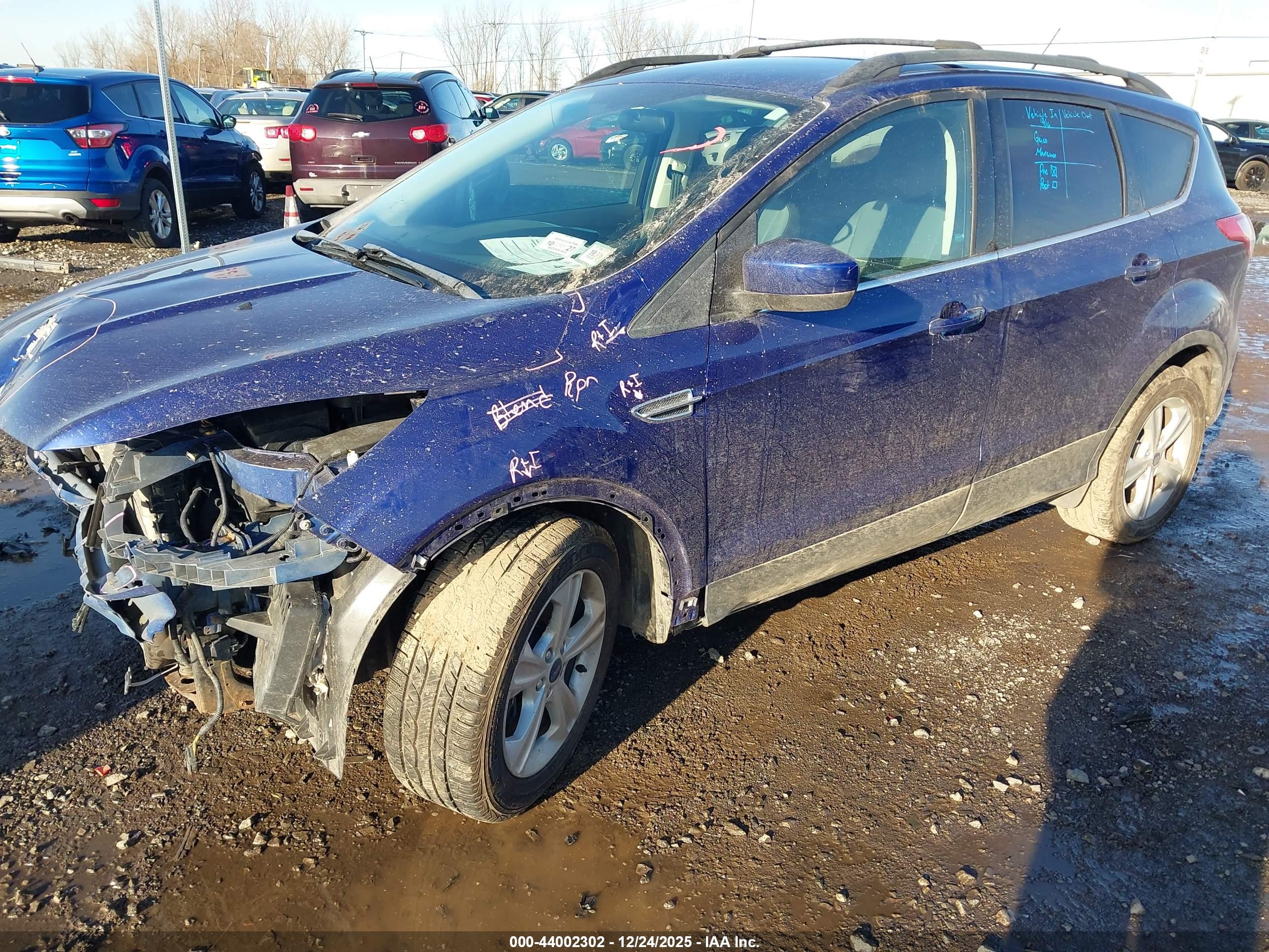 FORD ESCAPE image 2
