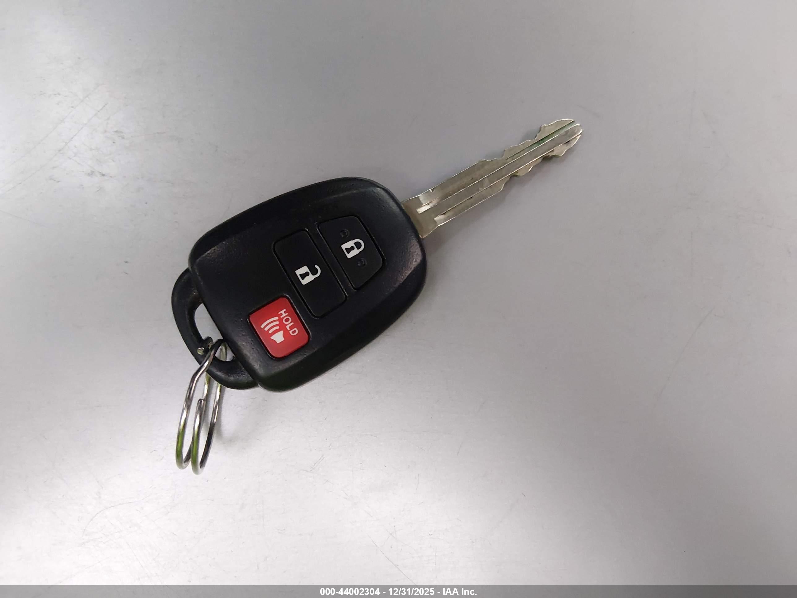 TOYOTA PRIUS image 11