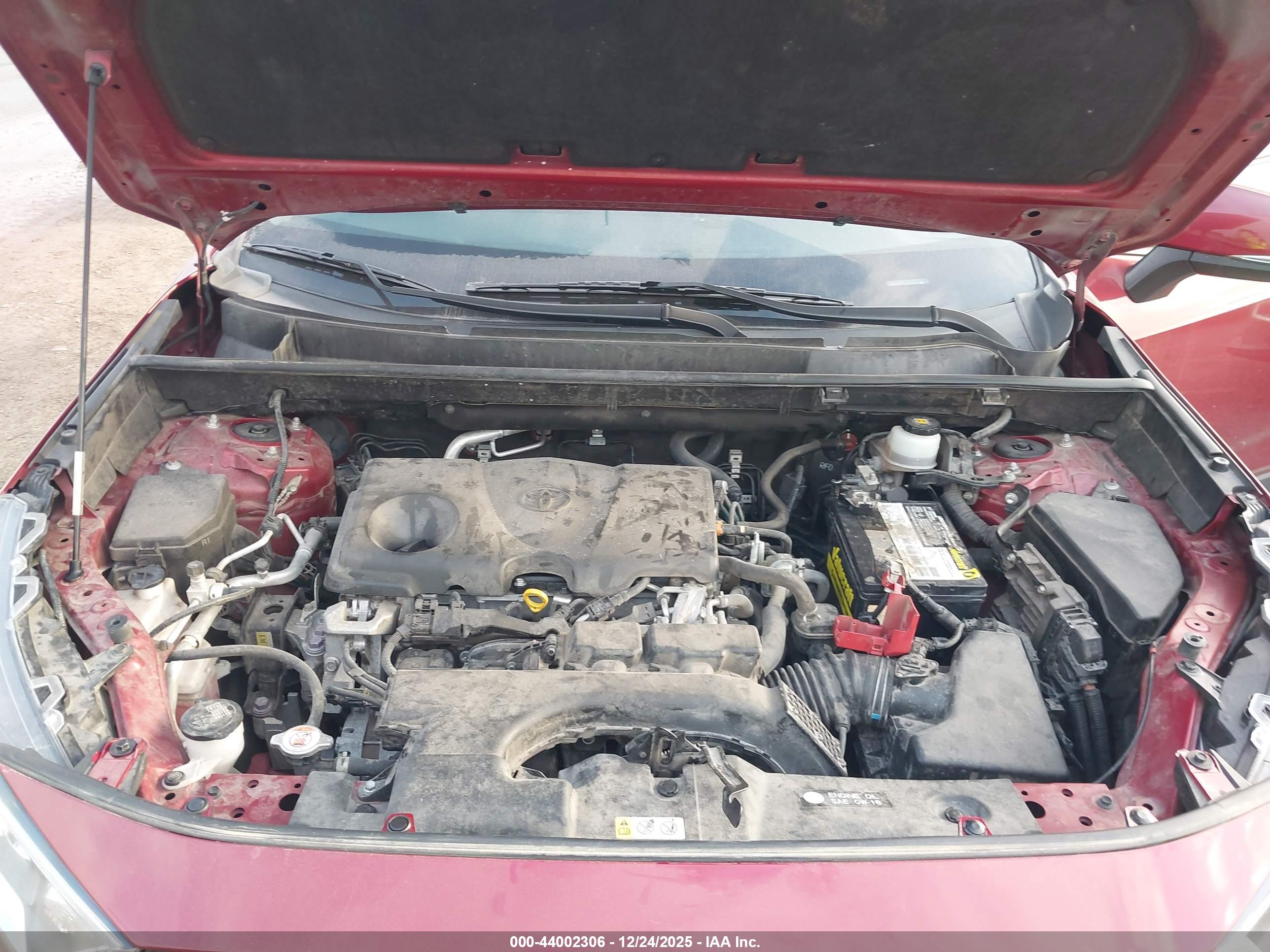 TOYOTA RAV4 image 10