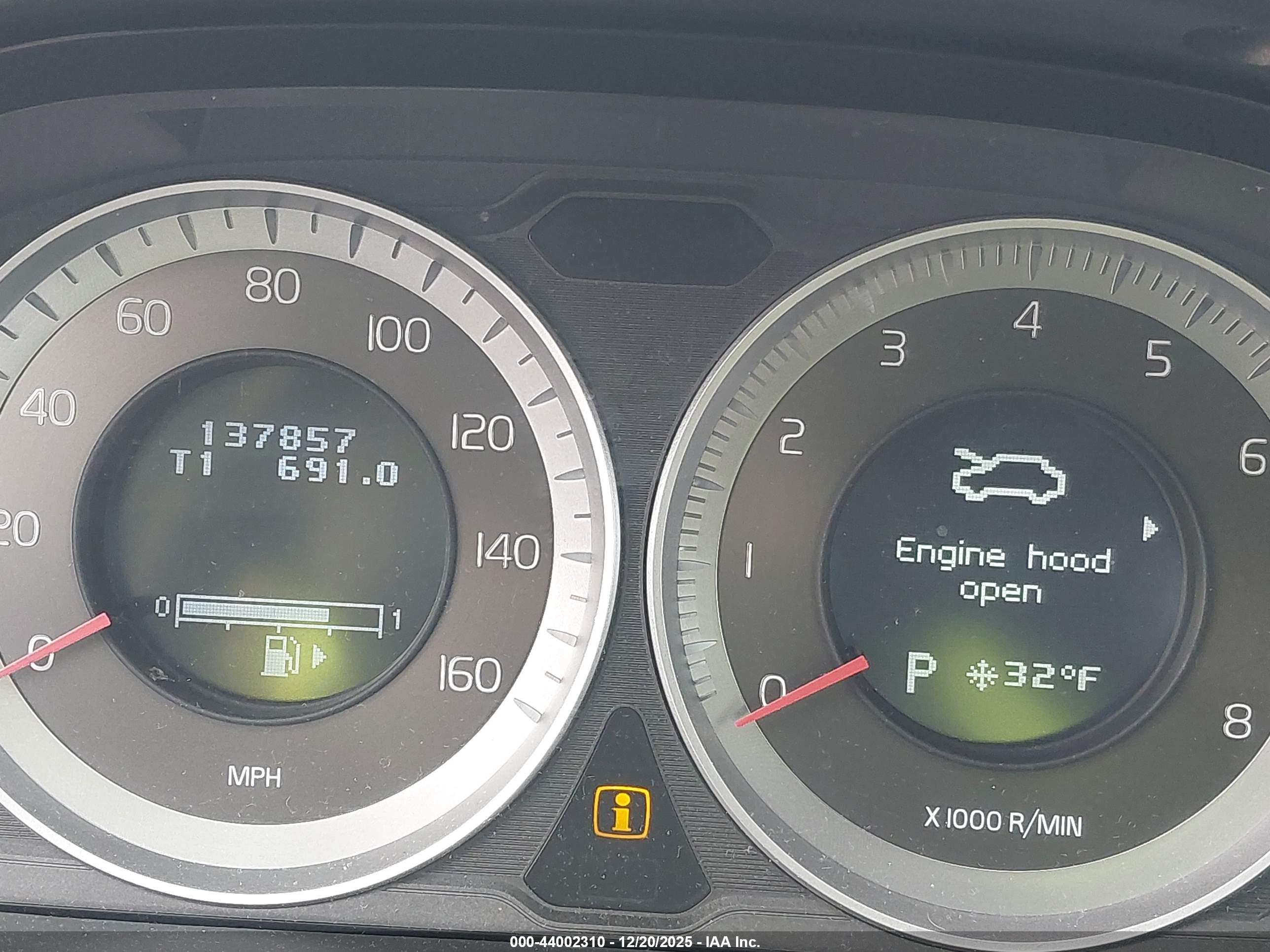 VOLVO S60 image 7