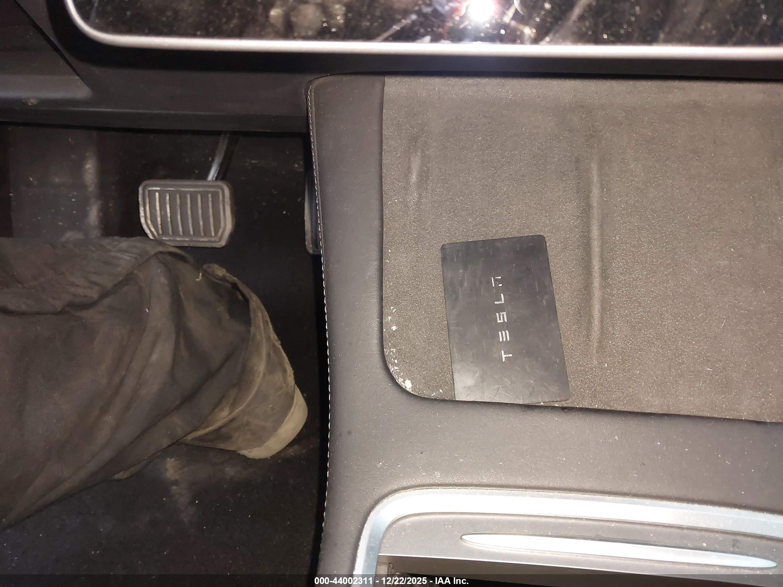 TESLA MODEL image 11