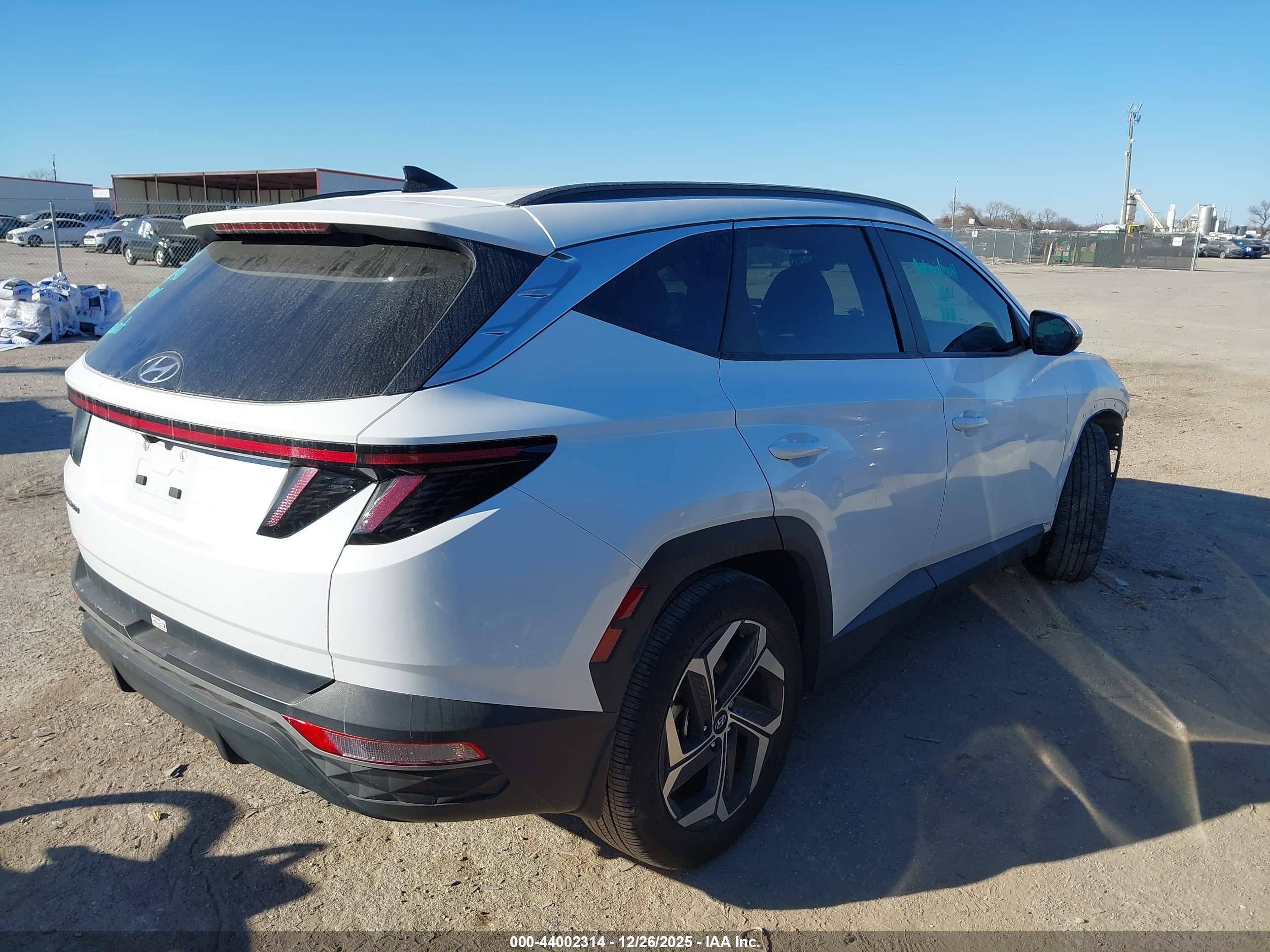 HYUNDAI TUCSON image 4